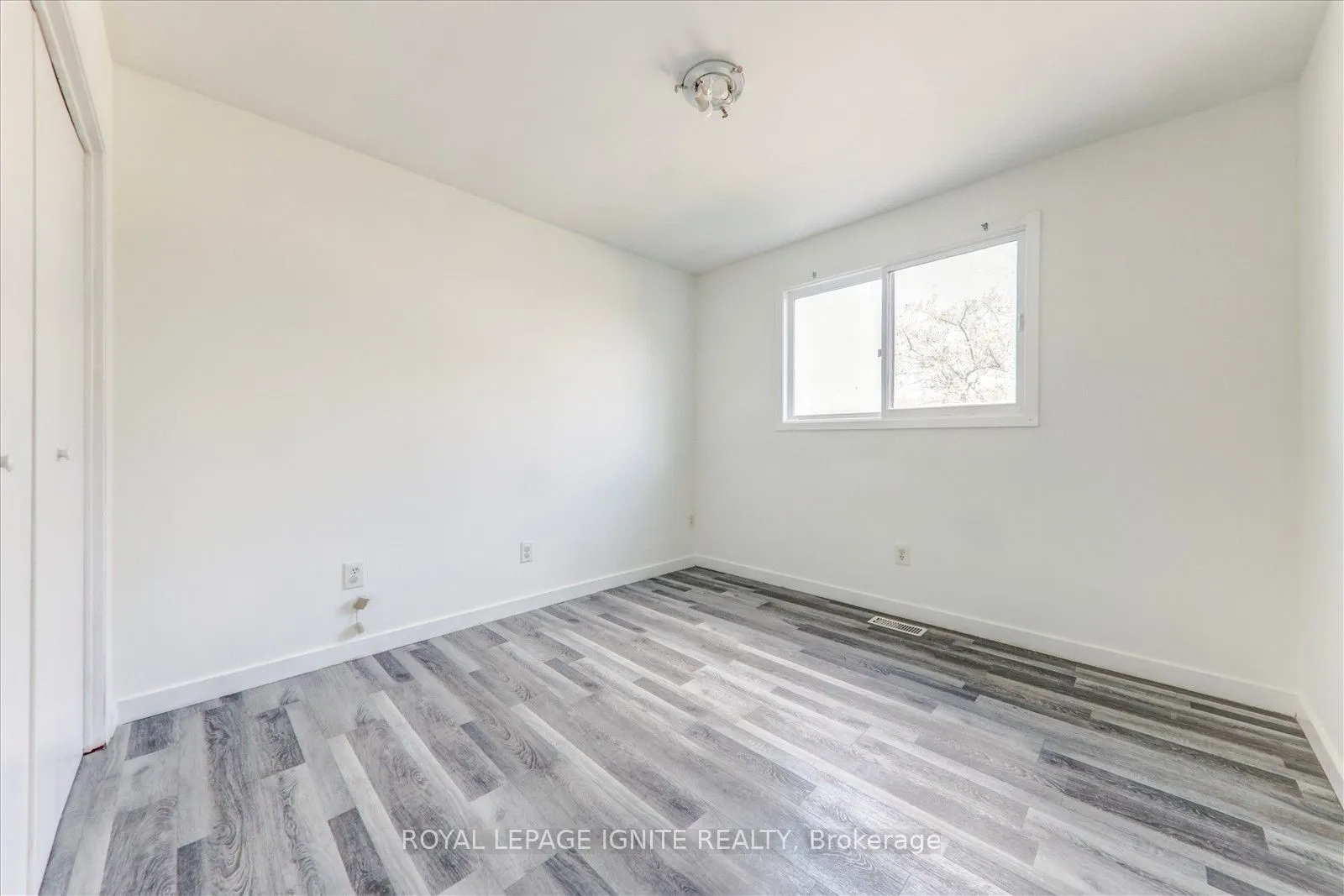 70 Port Darlington Road, #3 Bed Suite