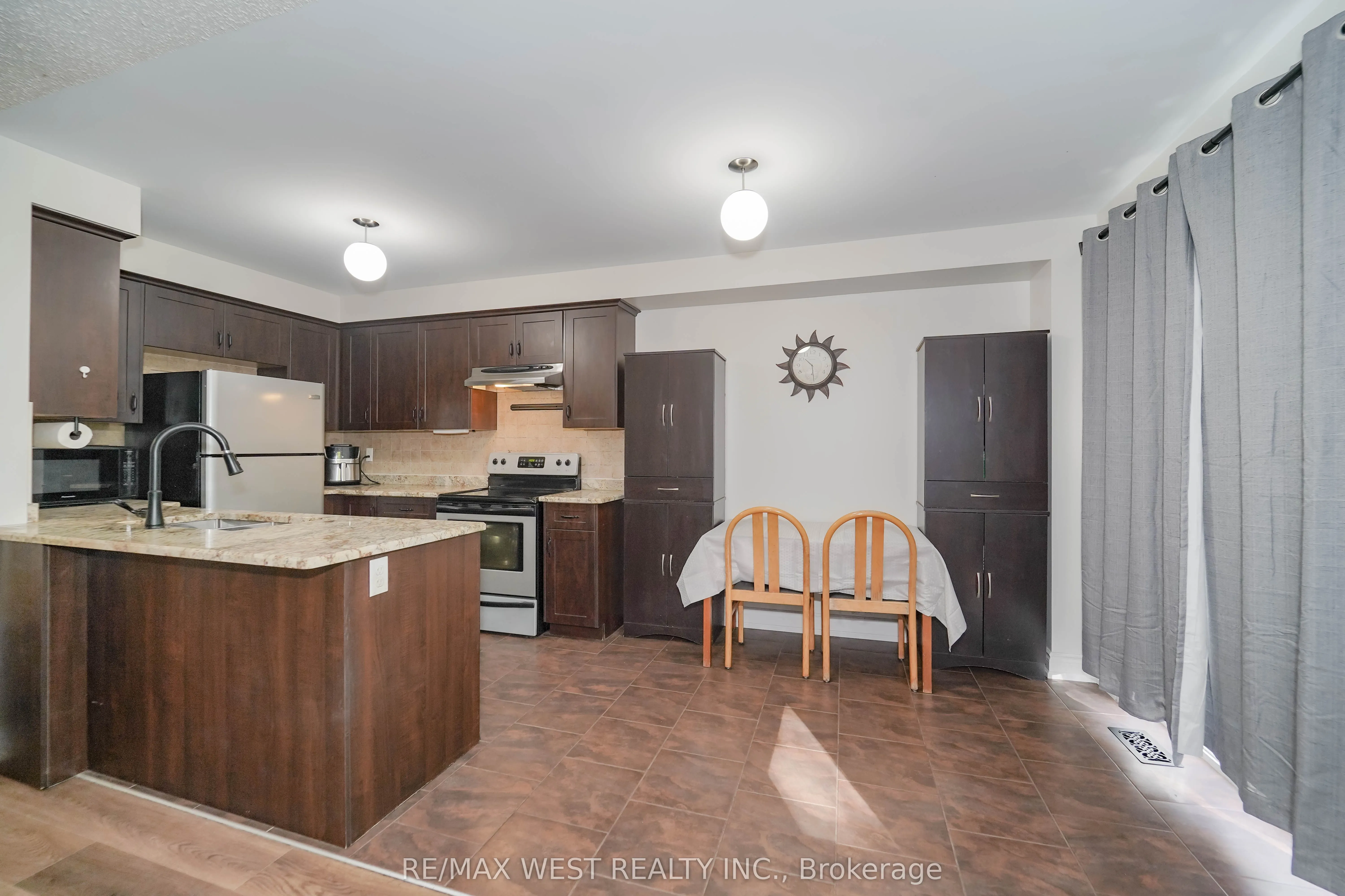 715 Grandview Street N, #36
