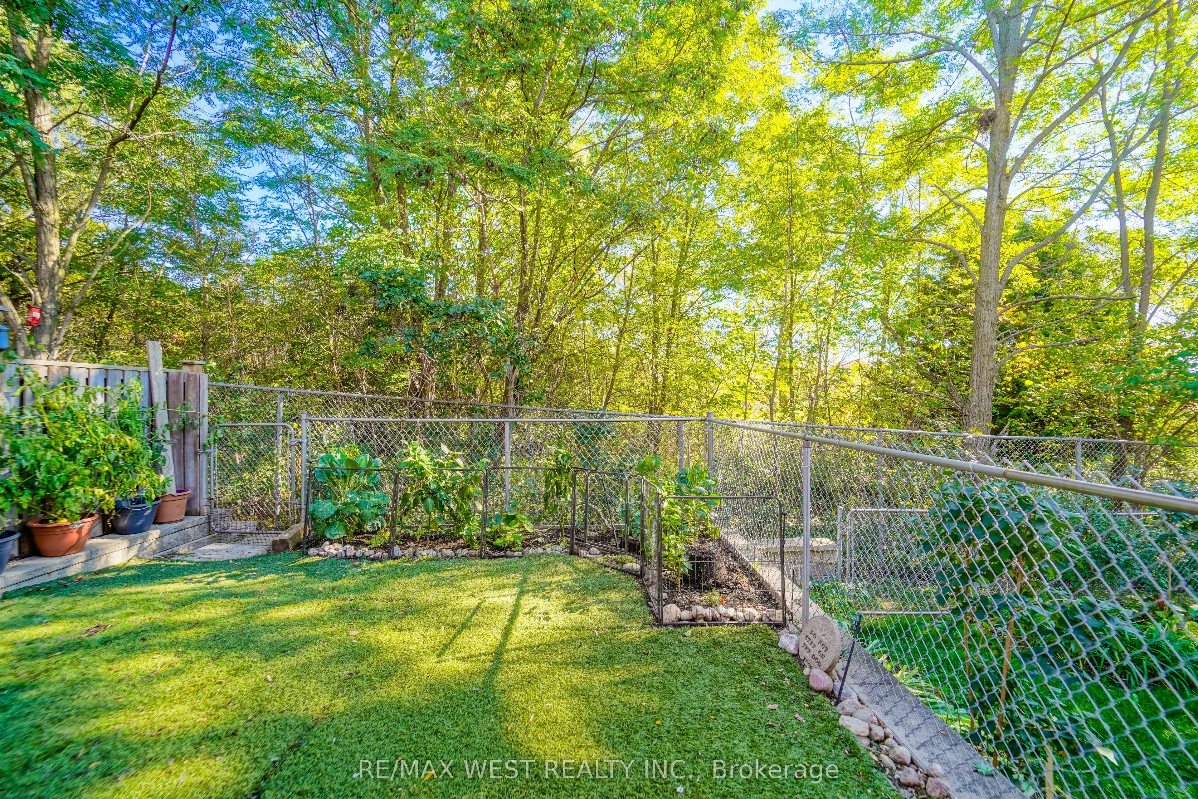 715 Grandview Street N, #36