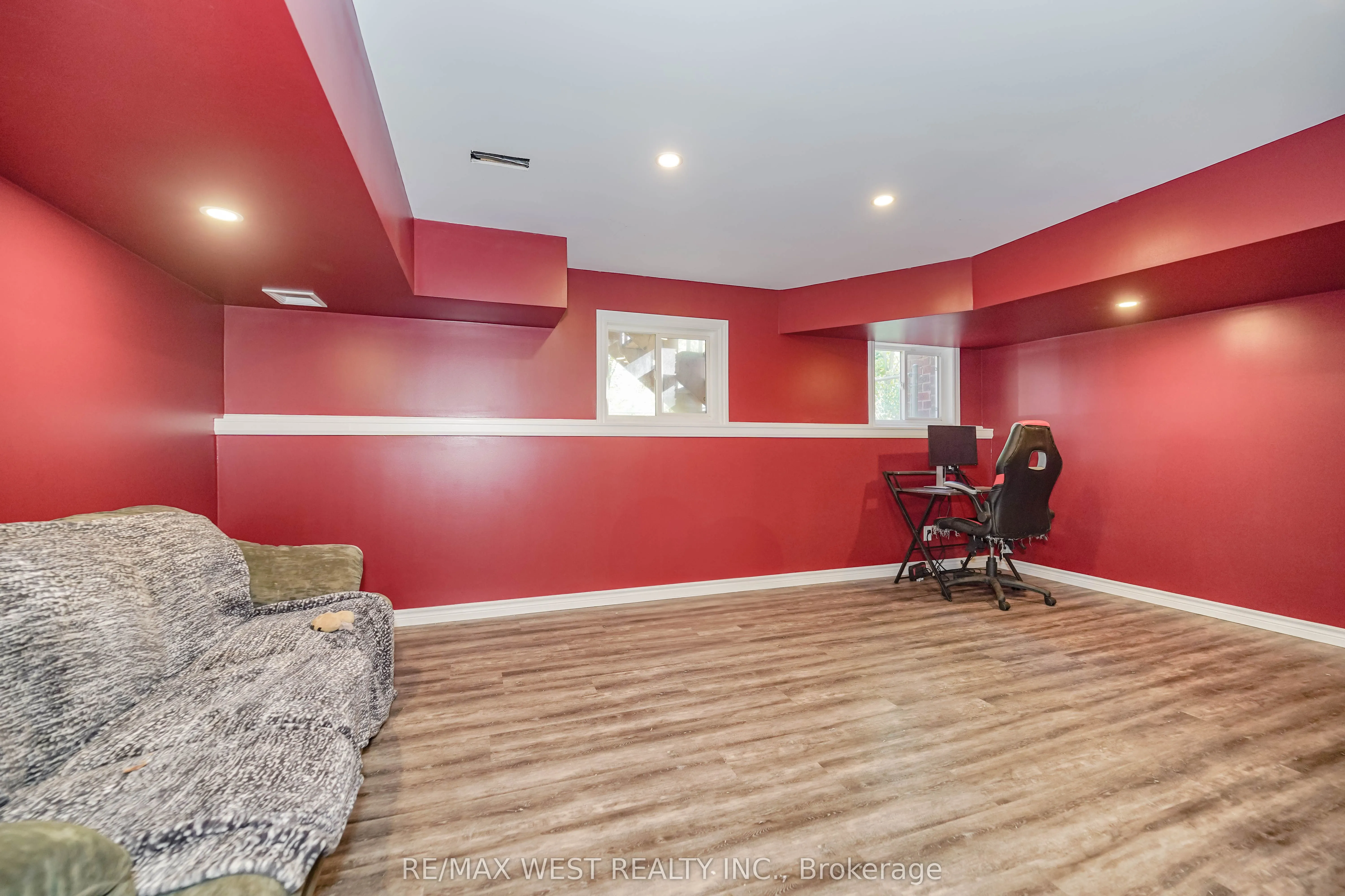 715 Grandview Street N, #36