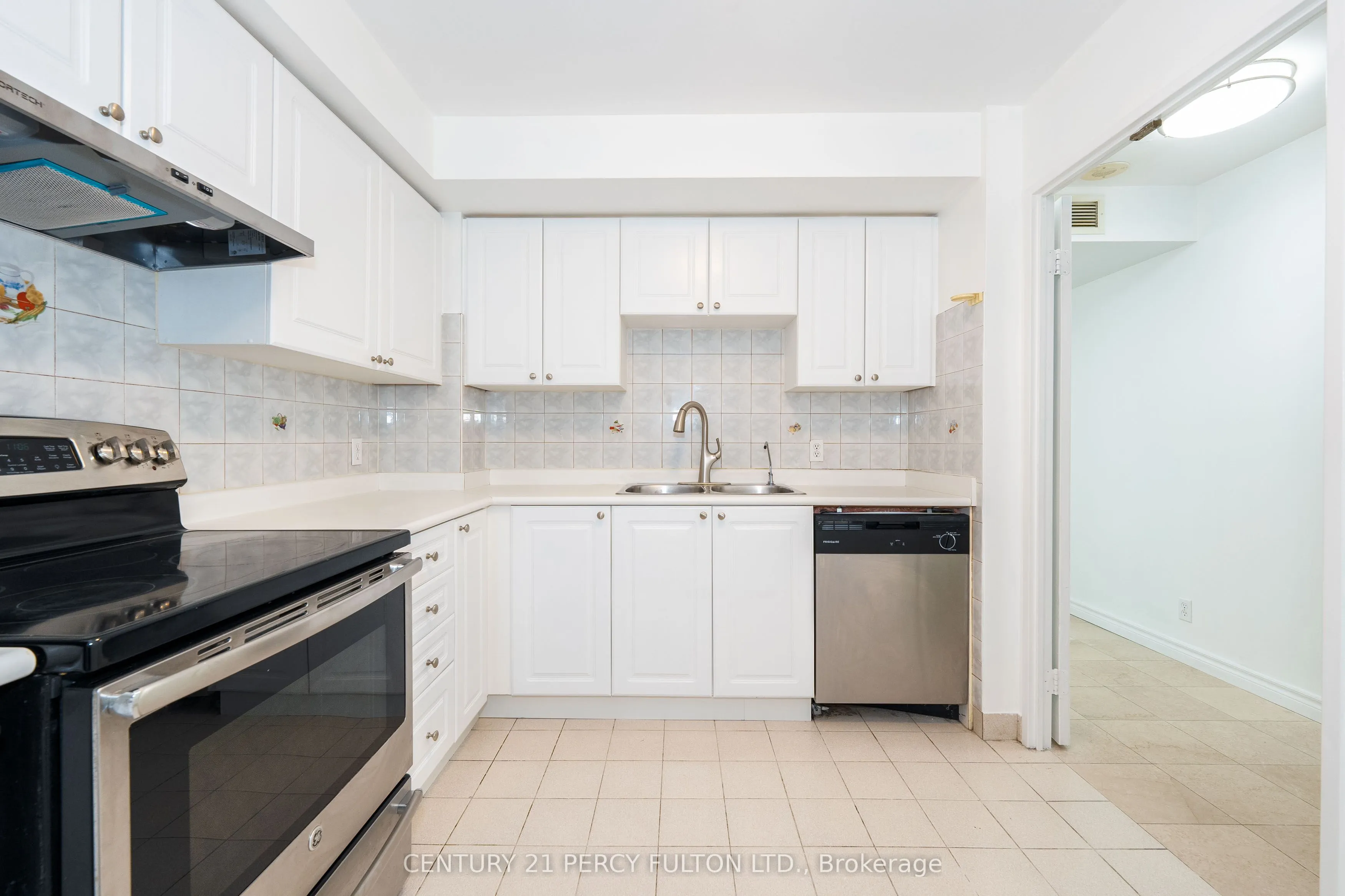8 Lee Centre Drive, #1007