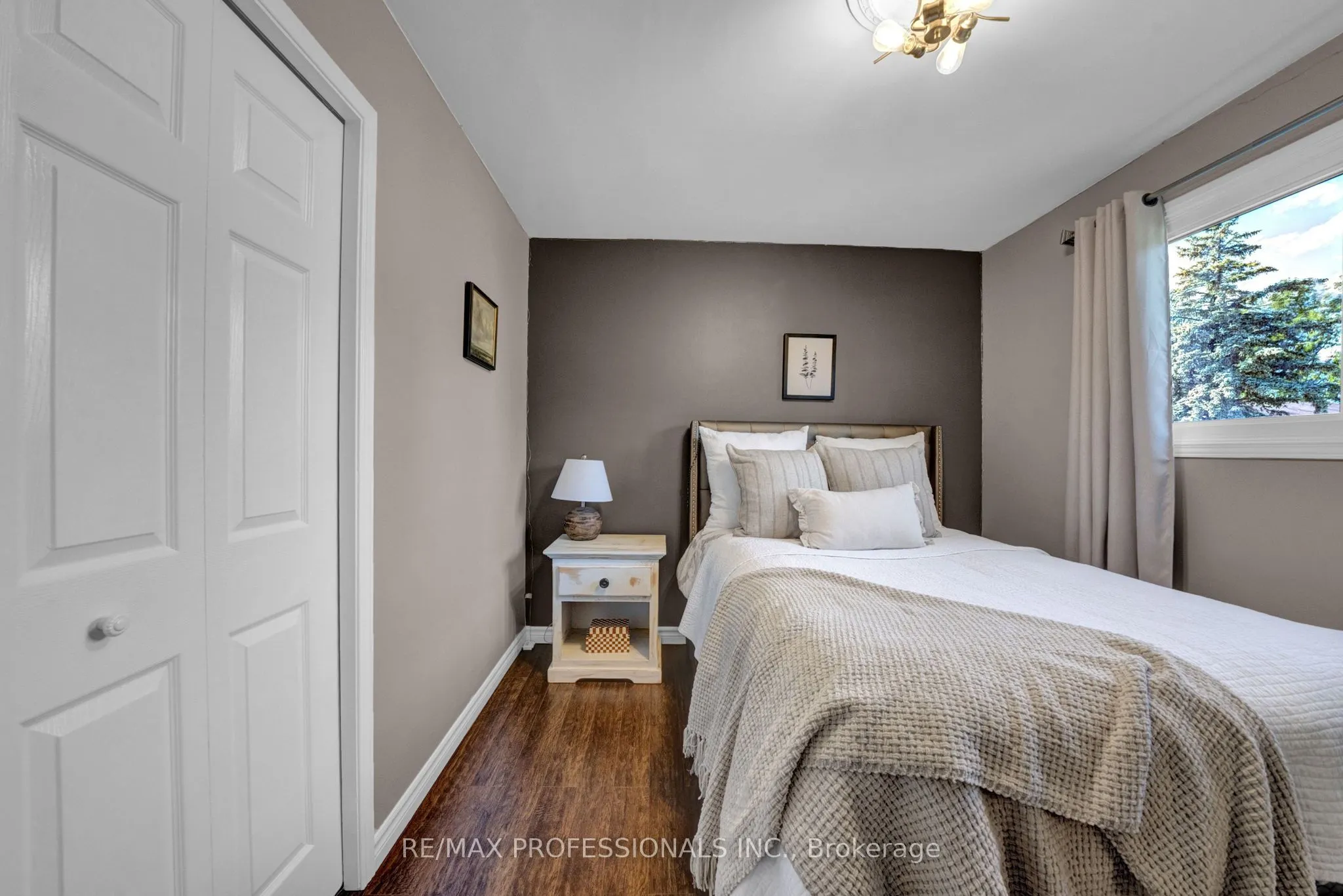 23 Sunicrest Boulevard