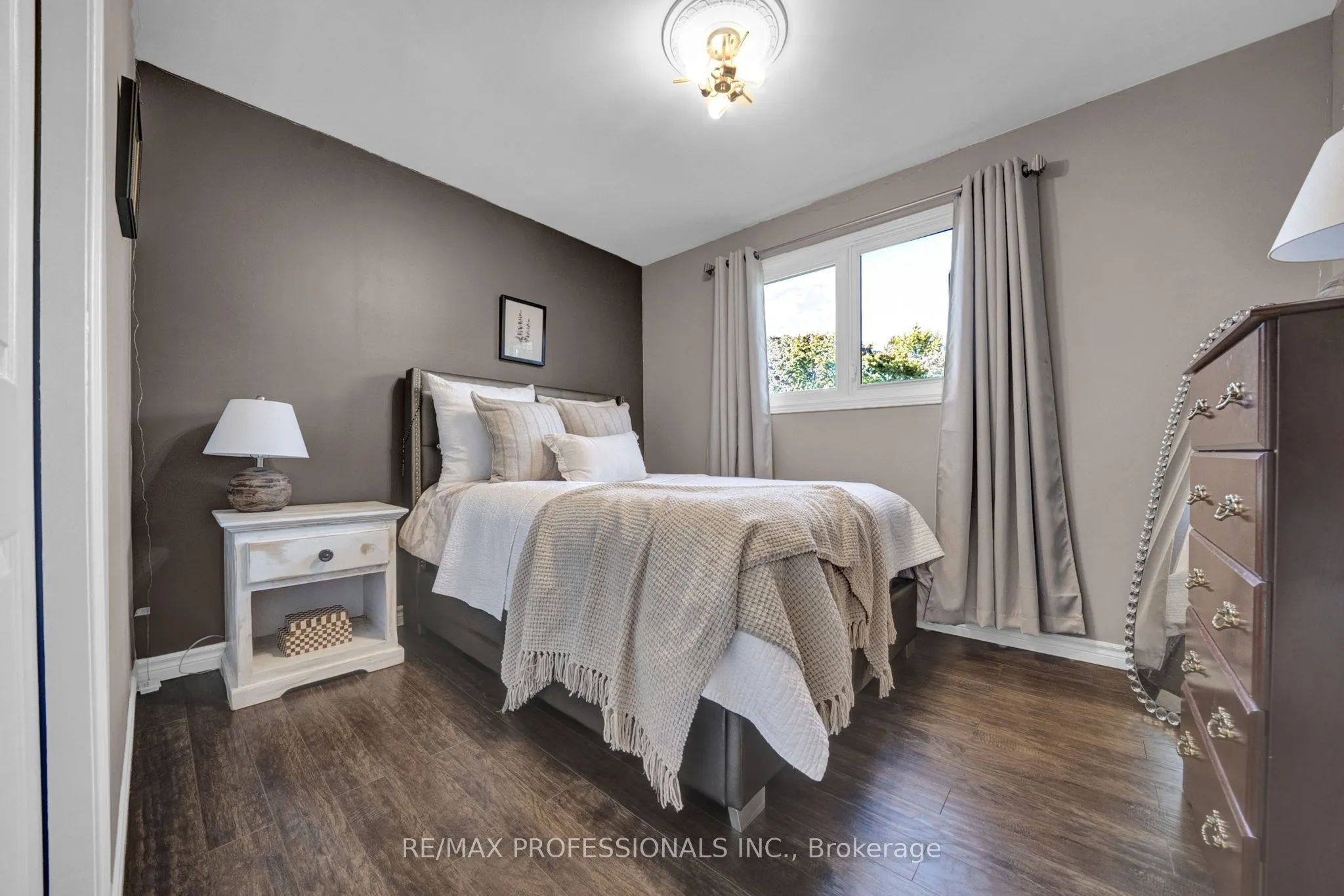 23 Sunicrest Boulevard