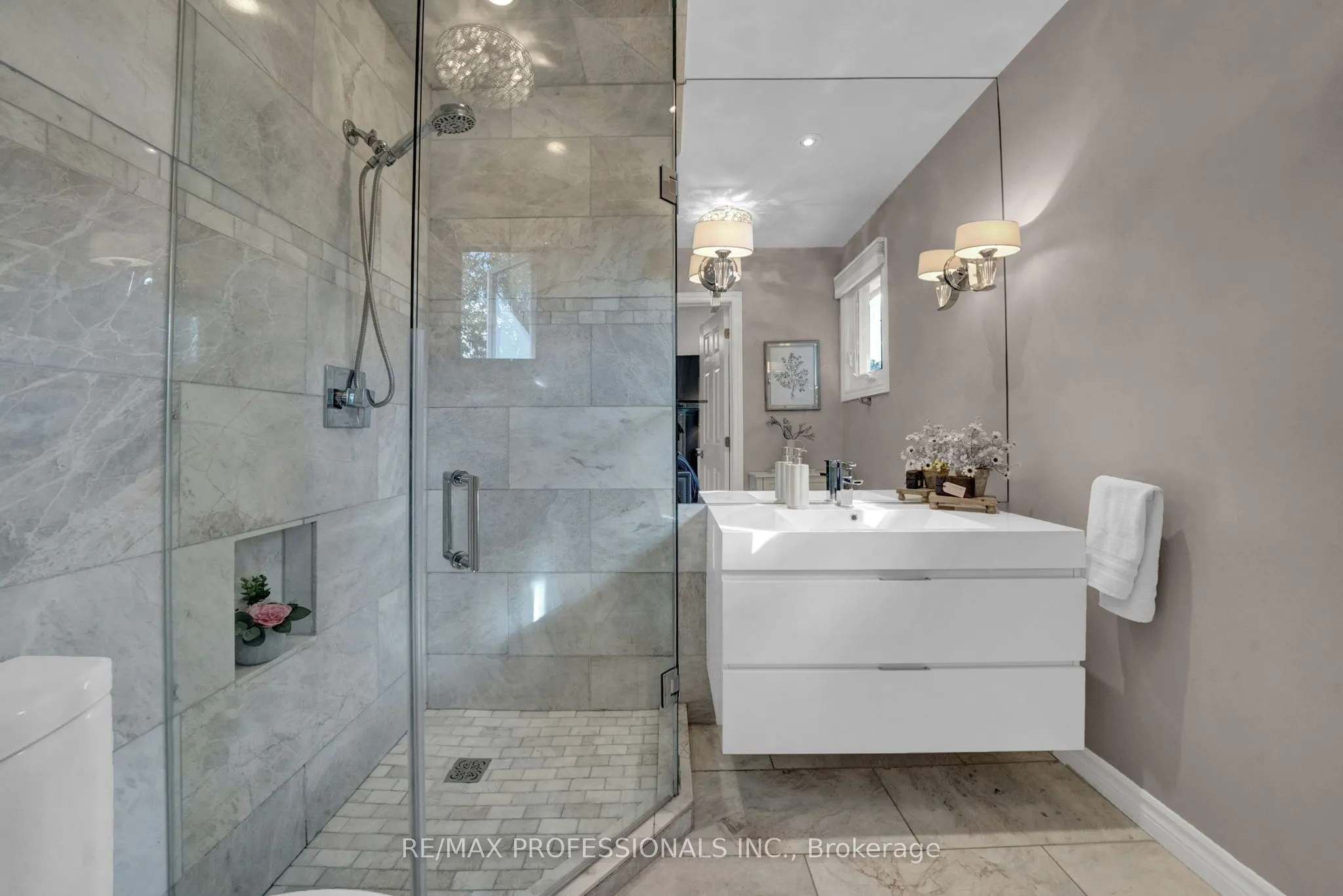 23 Sunicrest Boulevard