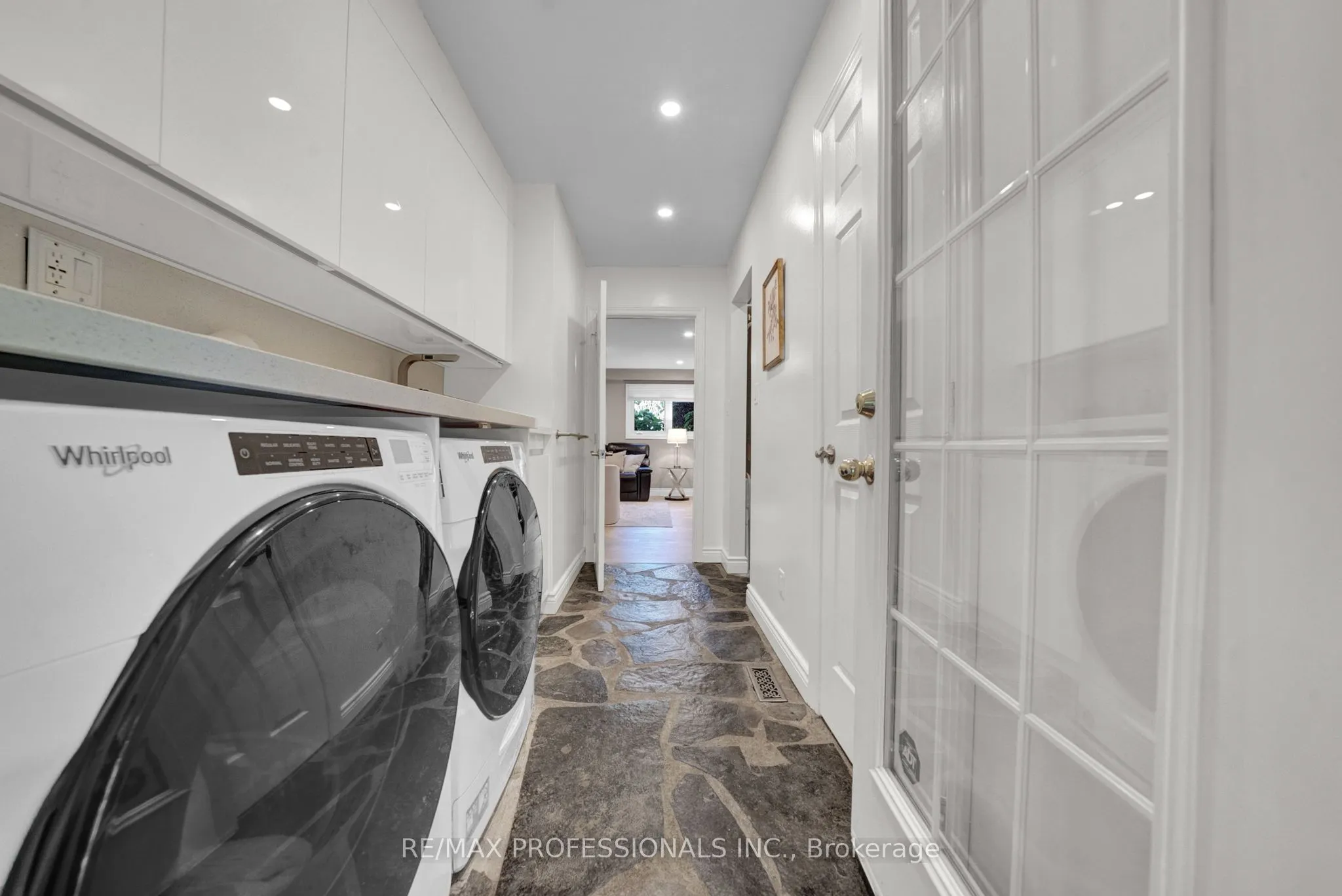 23 Sunicrest Boulevard
