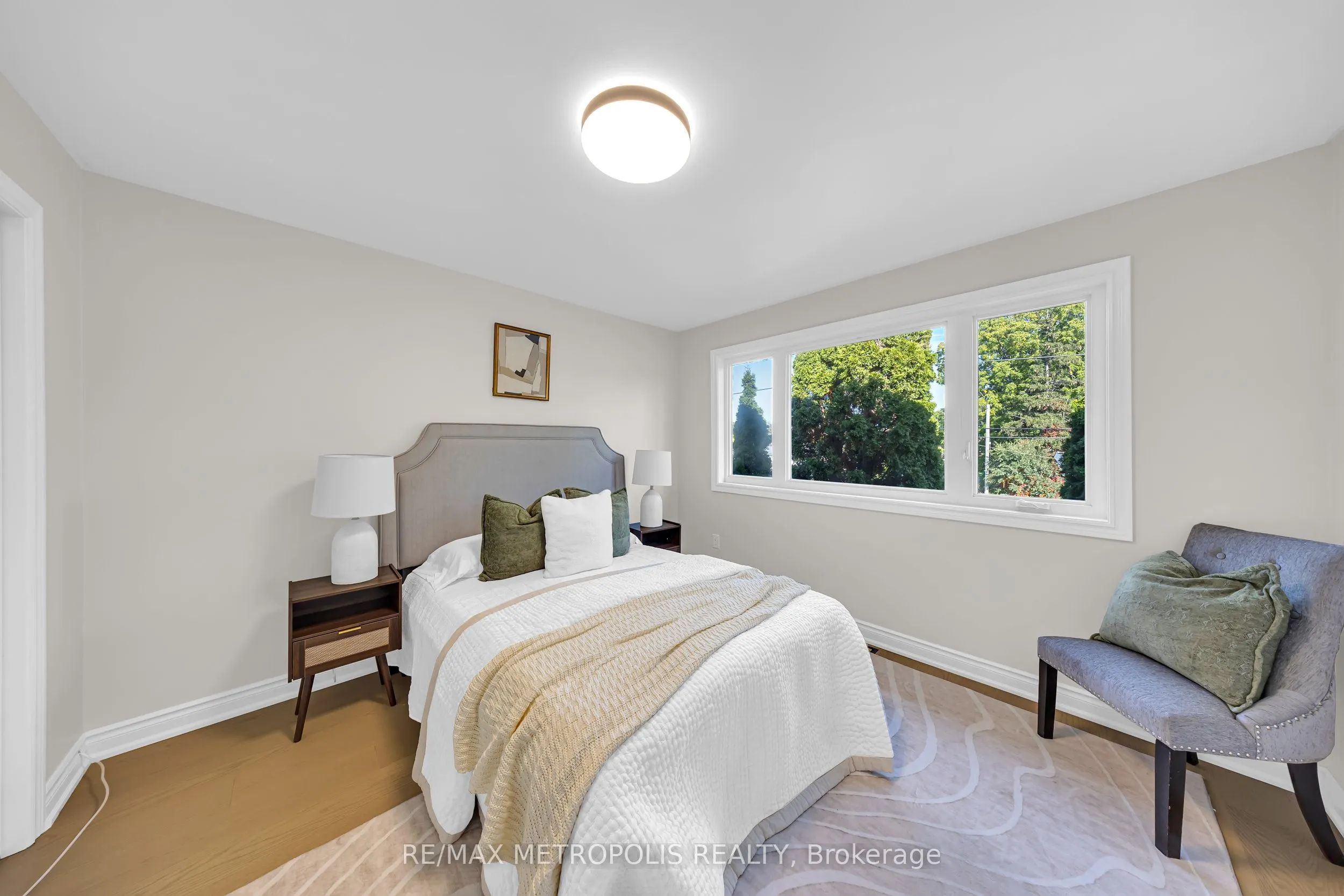 296 Thornton Road N