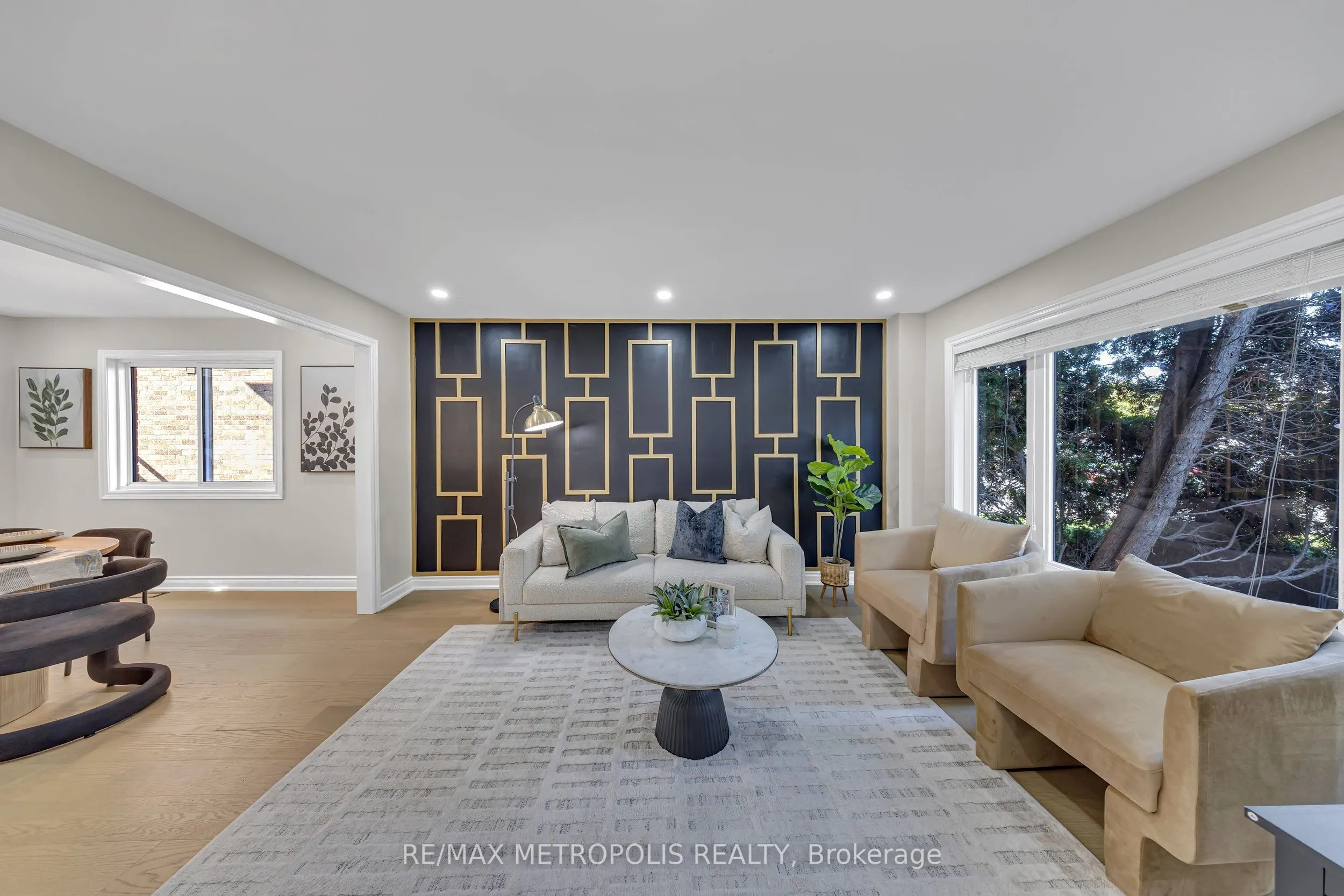 296 Thornton Road N