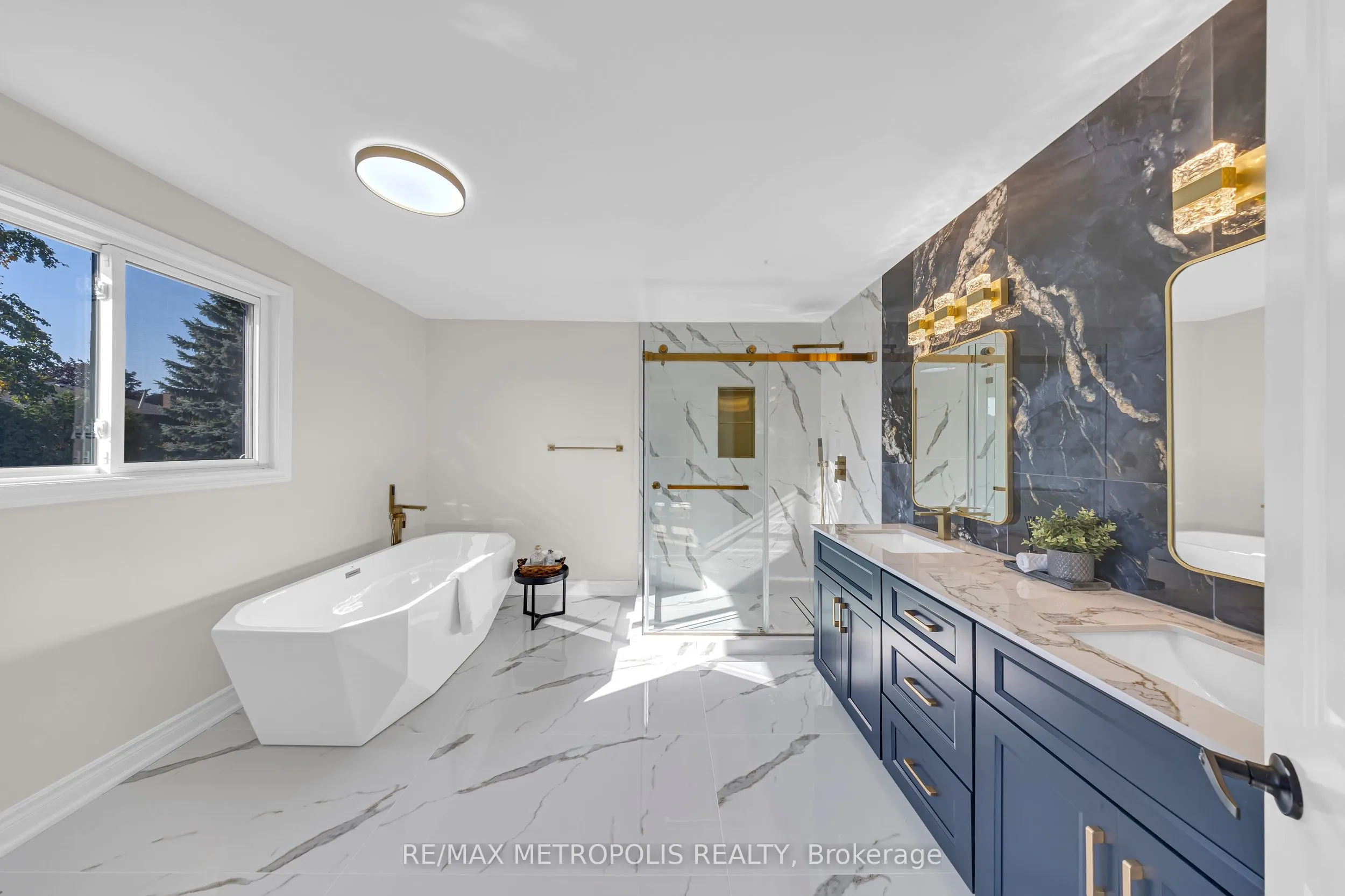 296 Thornton Road N