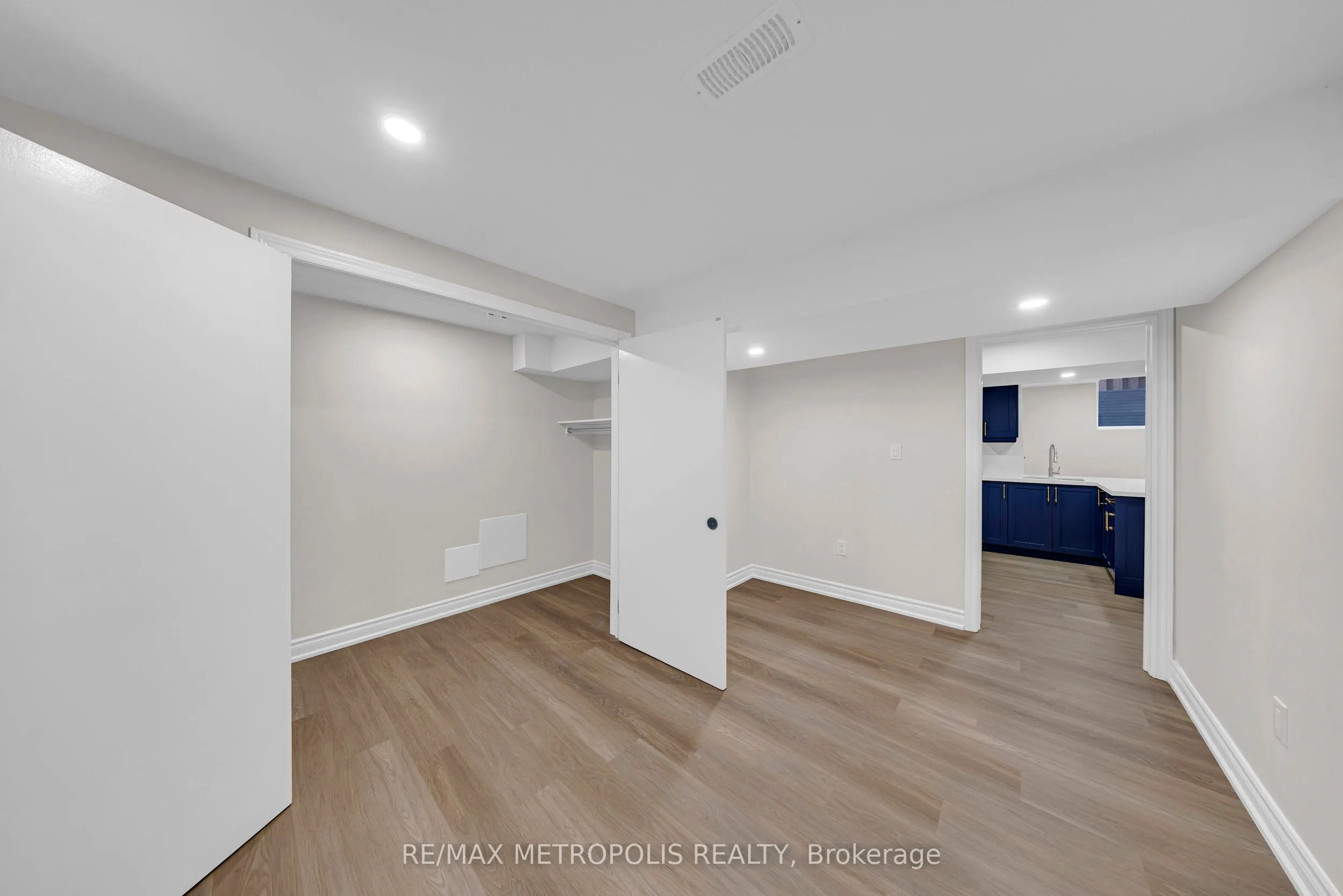296 Thornton Road N