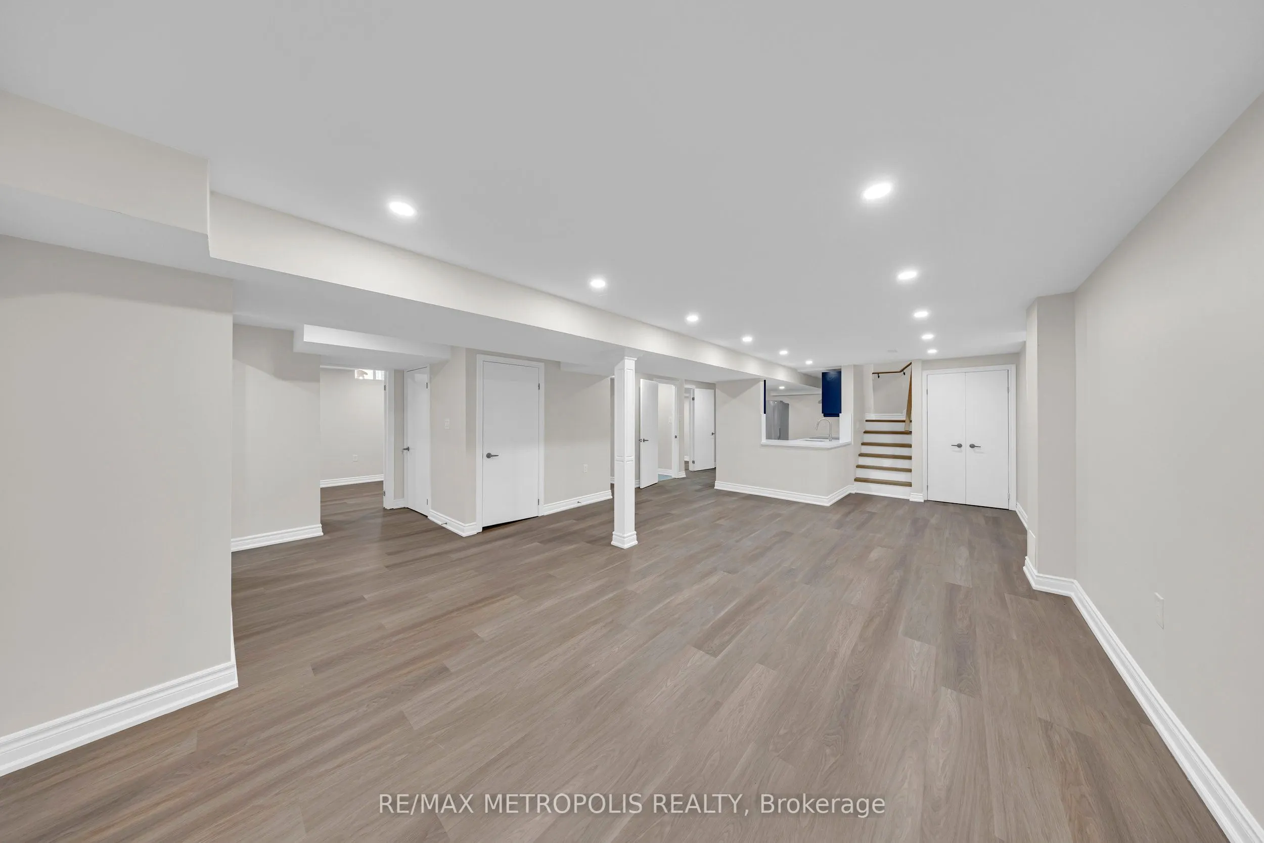296 Thornton Road N