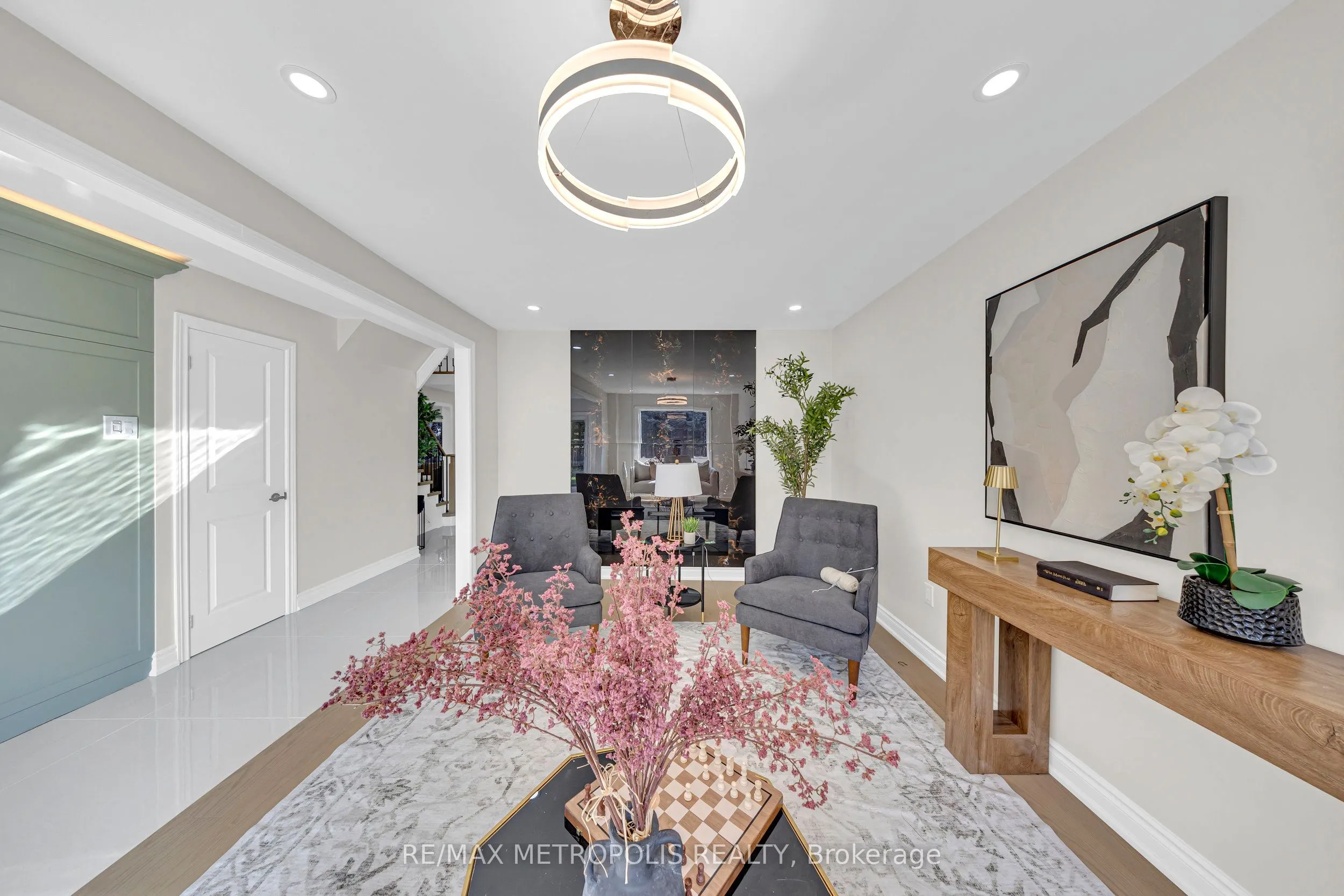 296 Thornton Road N