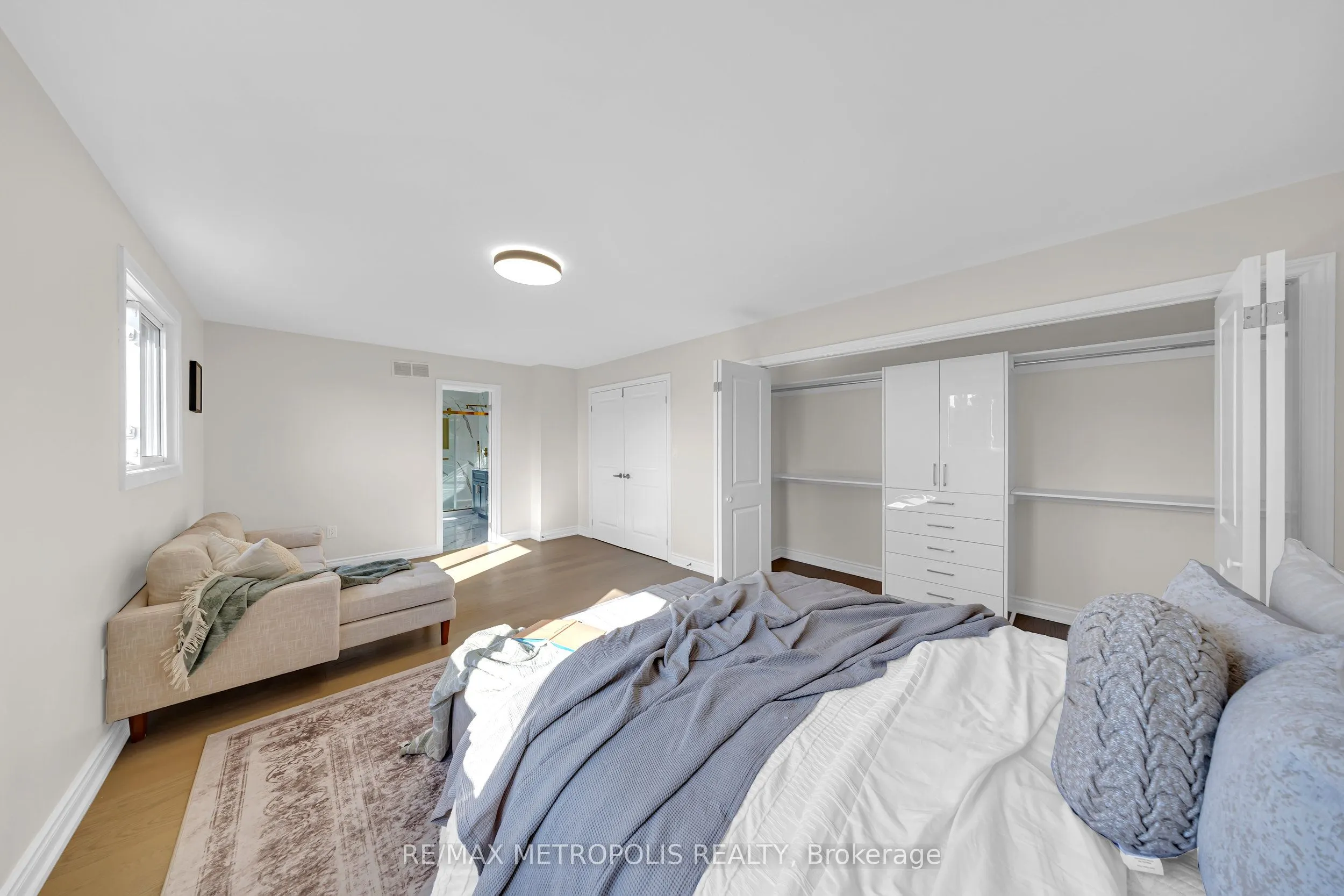 296 Thornton Road N