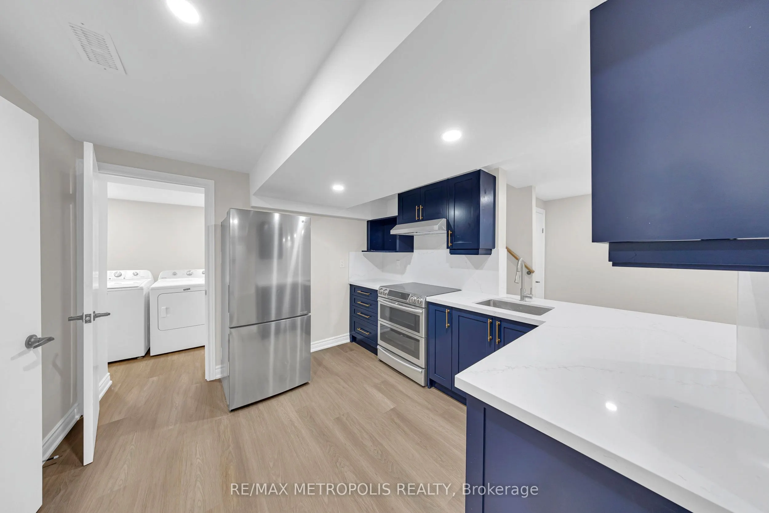 296 Thornton Road N