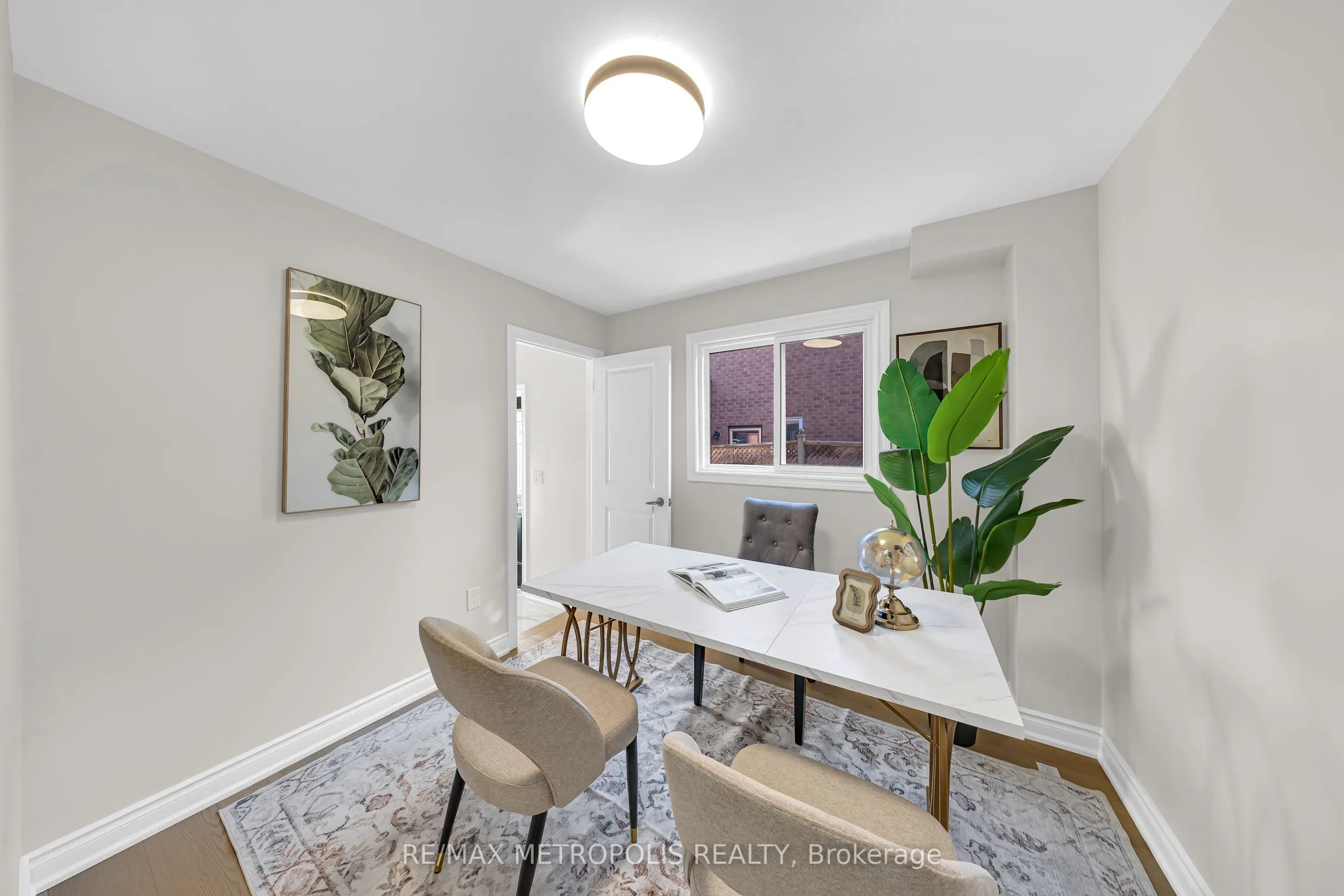 296 Thornton Road N