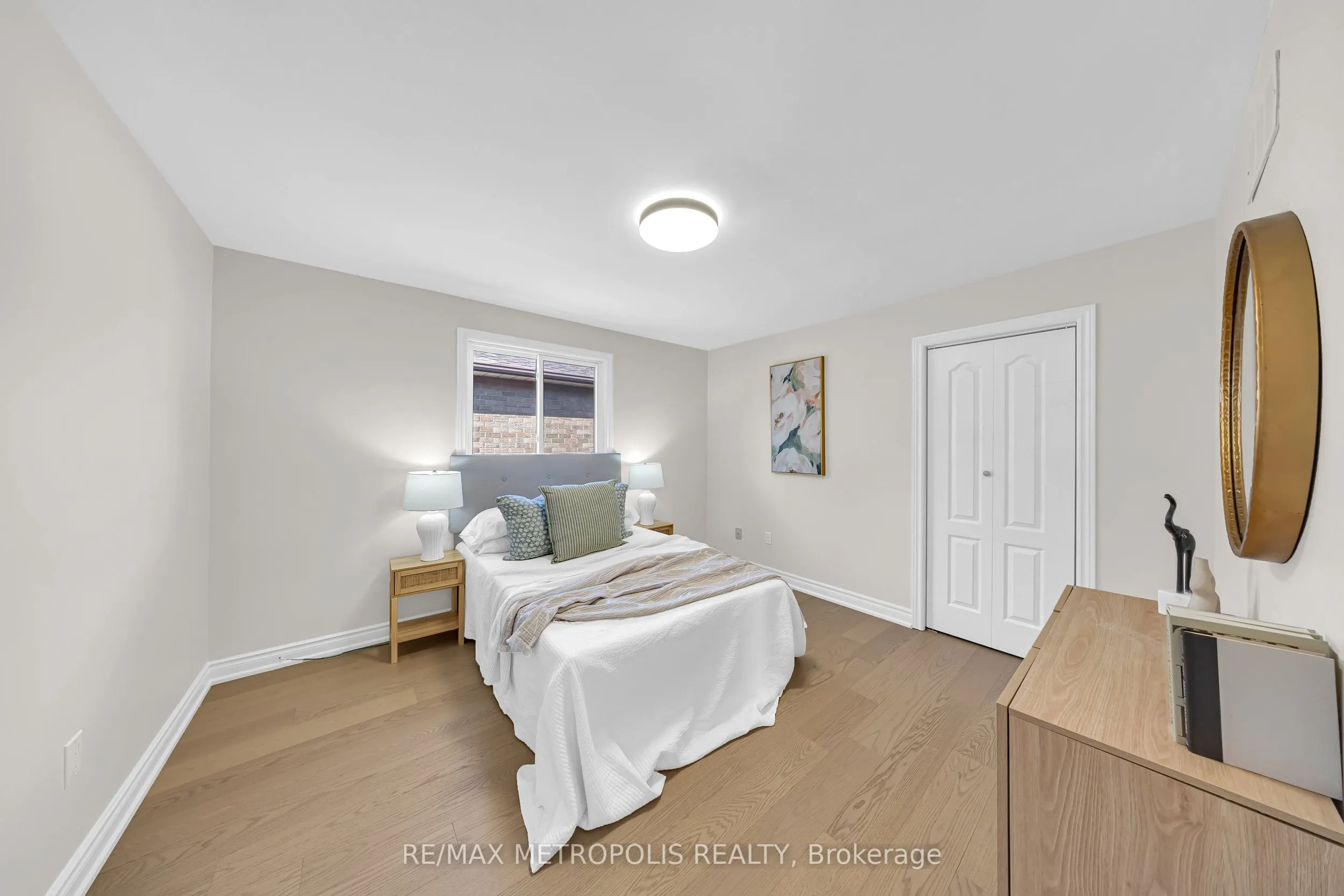 296 Thornton Road N