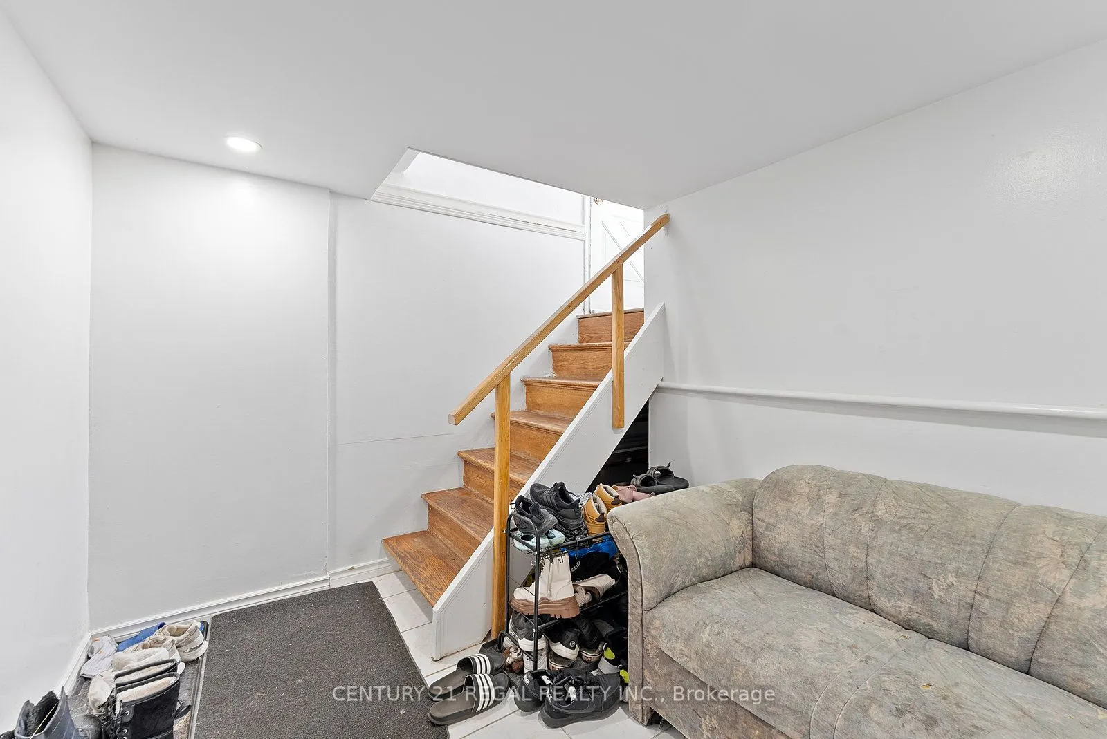 106 FLORA Drive