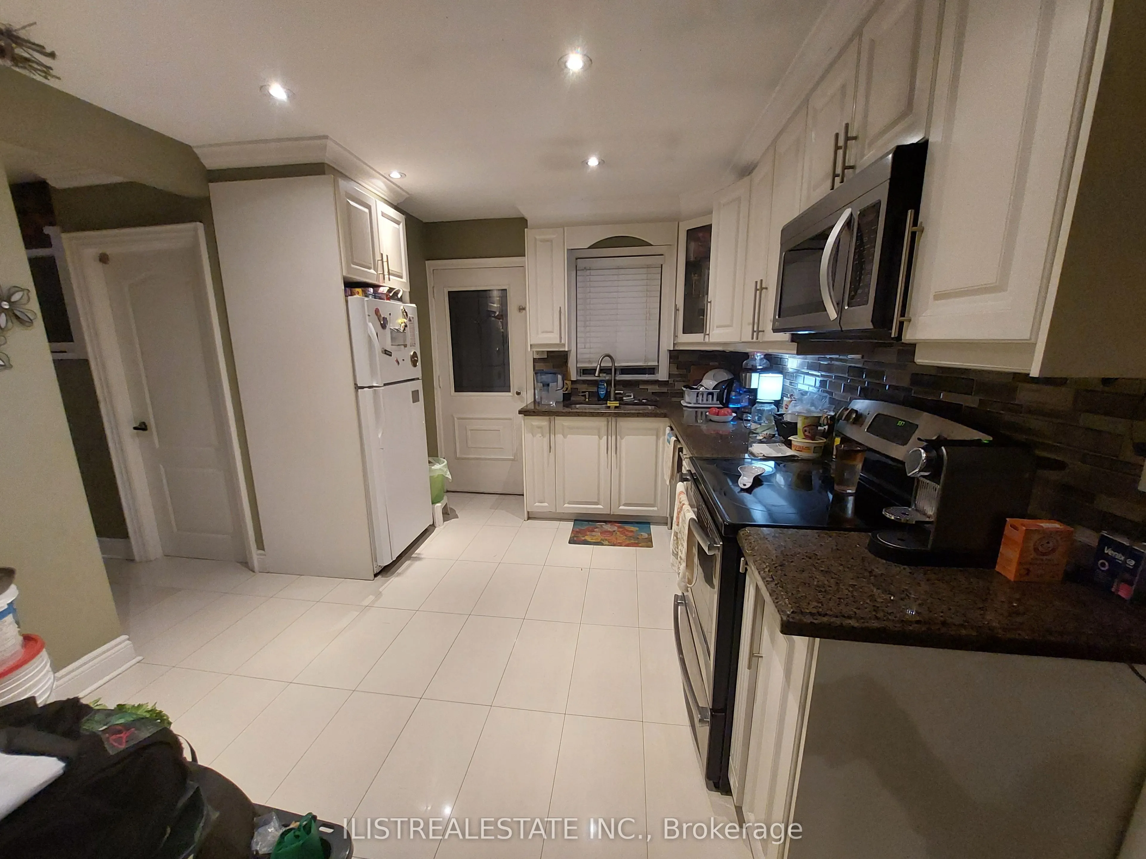 48 Lozoway Drive, #Main and Upper