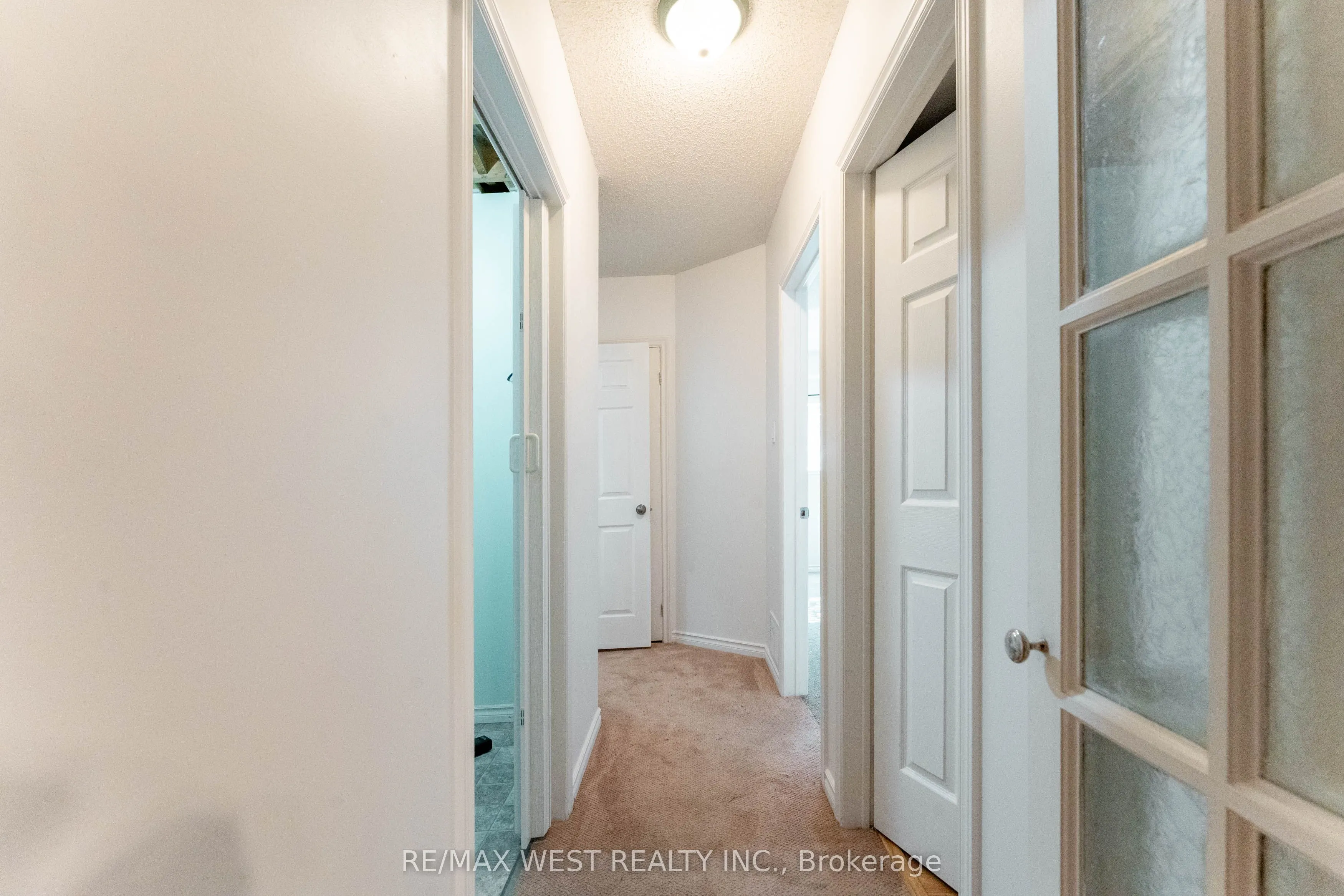 852 Beatrice Street E