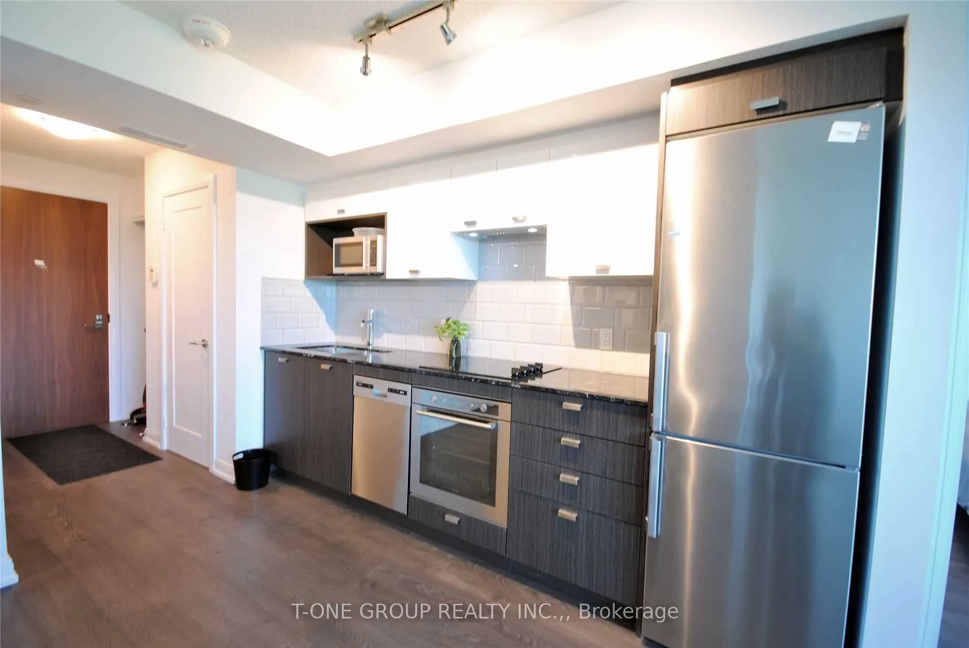 275 Village Green Square, #1221