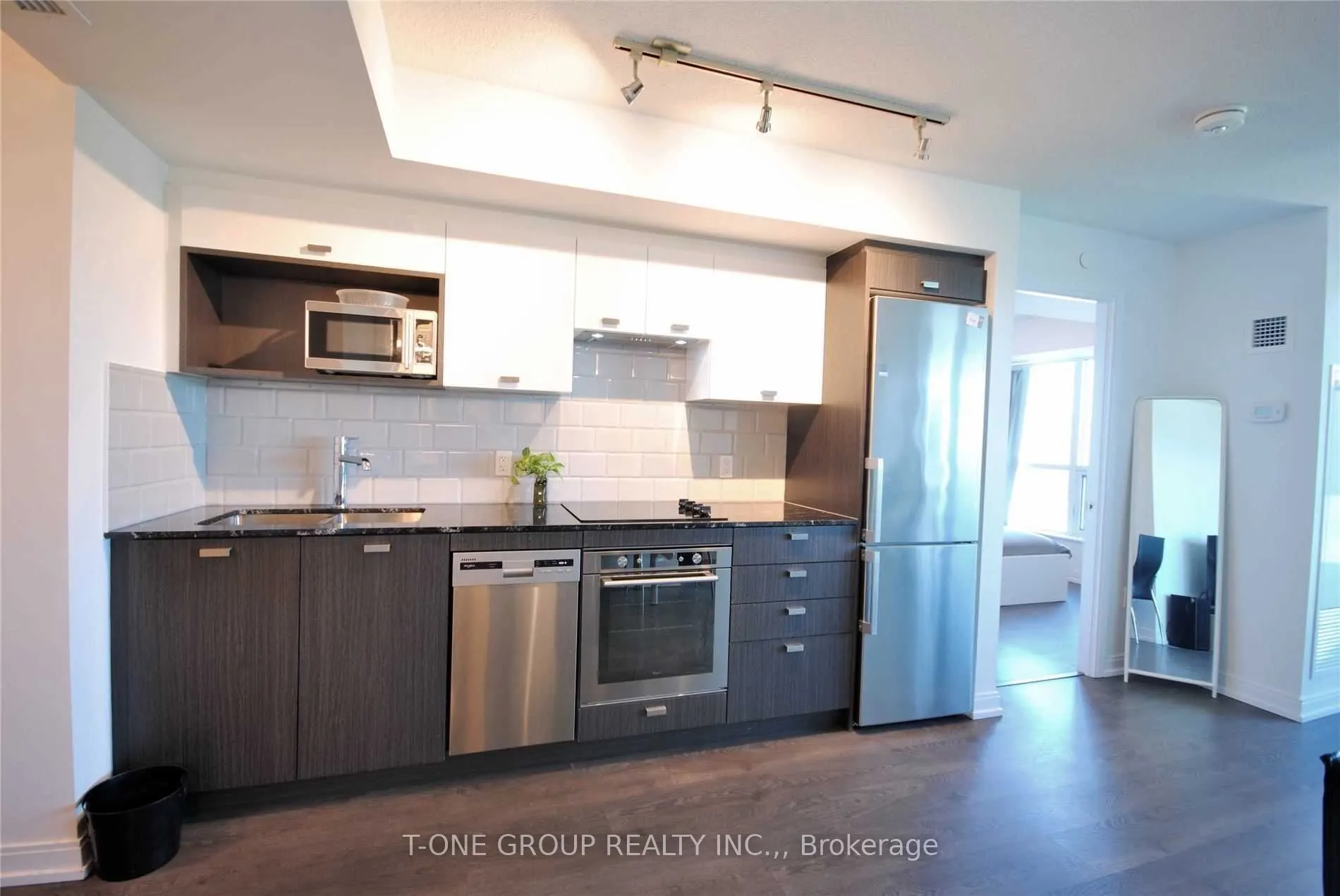 275 Village Green Square, #1221