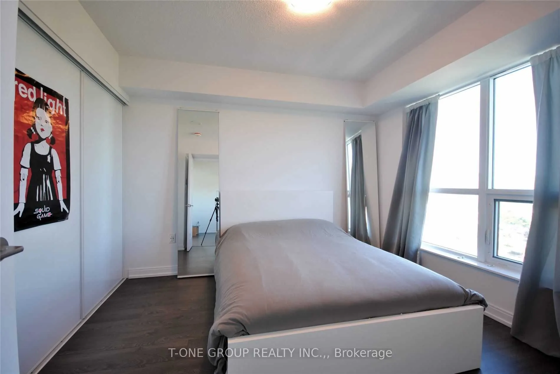 275 Village Green Square, #1221