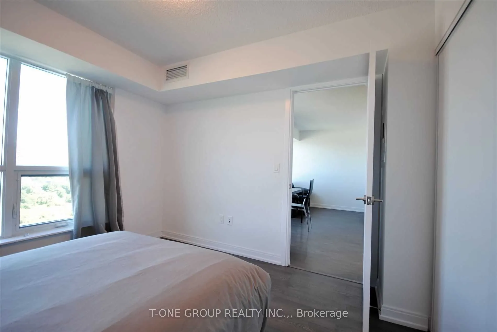 275 Village Green Square, #1221