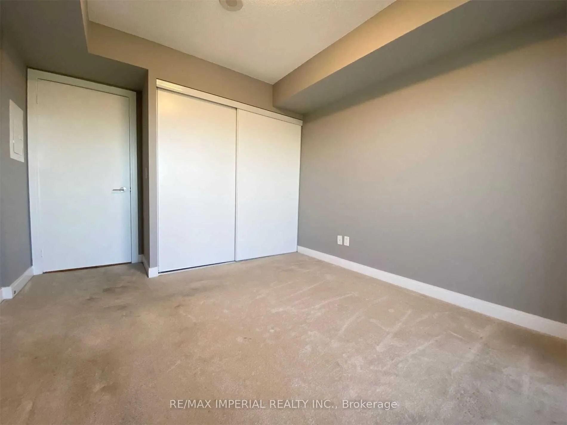 151 Village Green Square, #2609