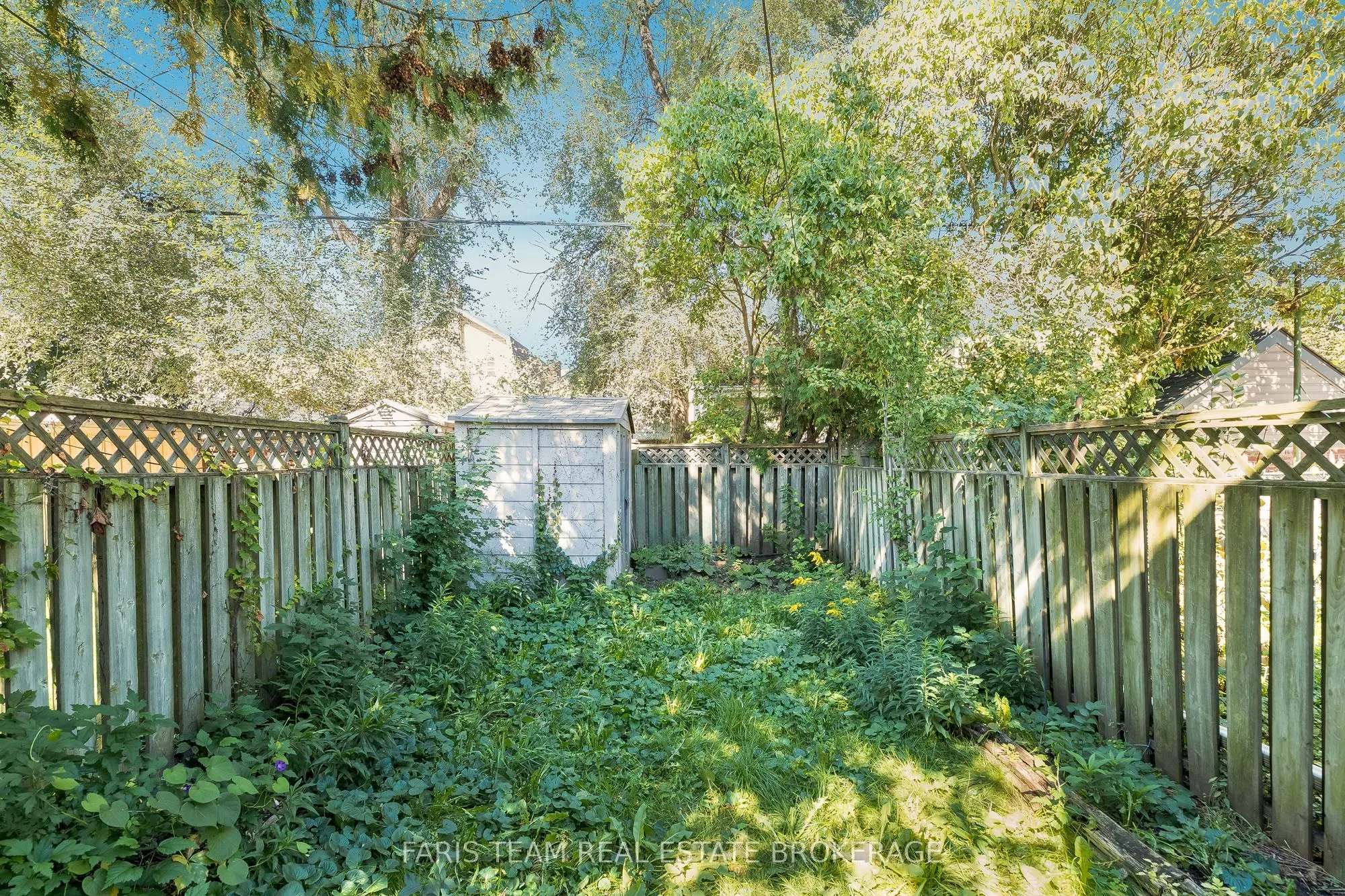 26 Queensdale Avenue