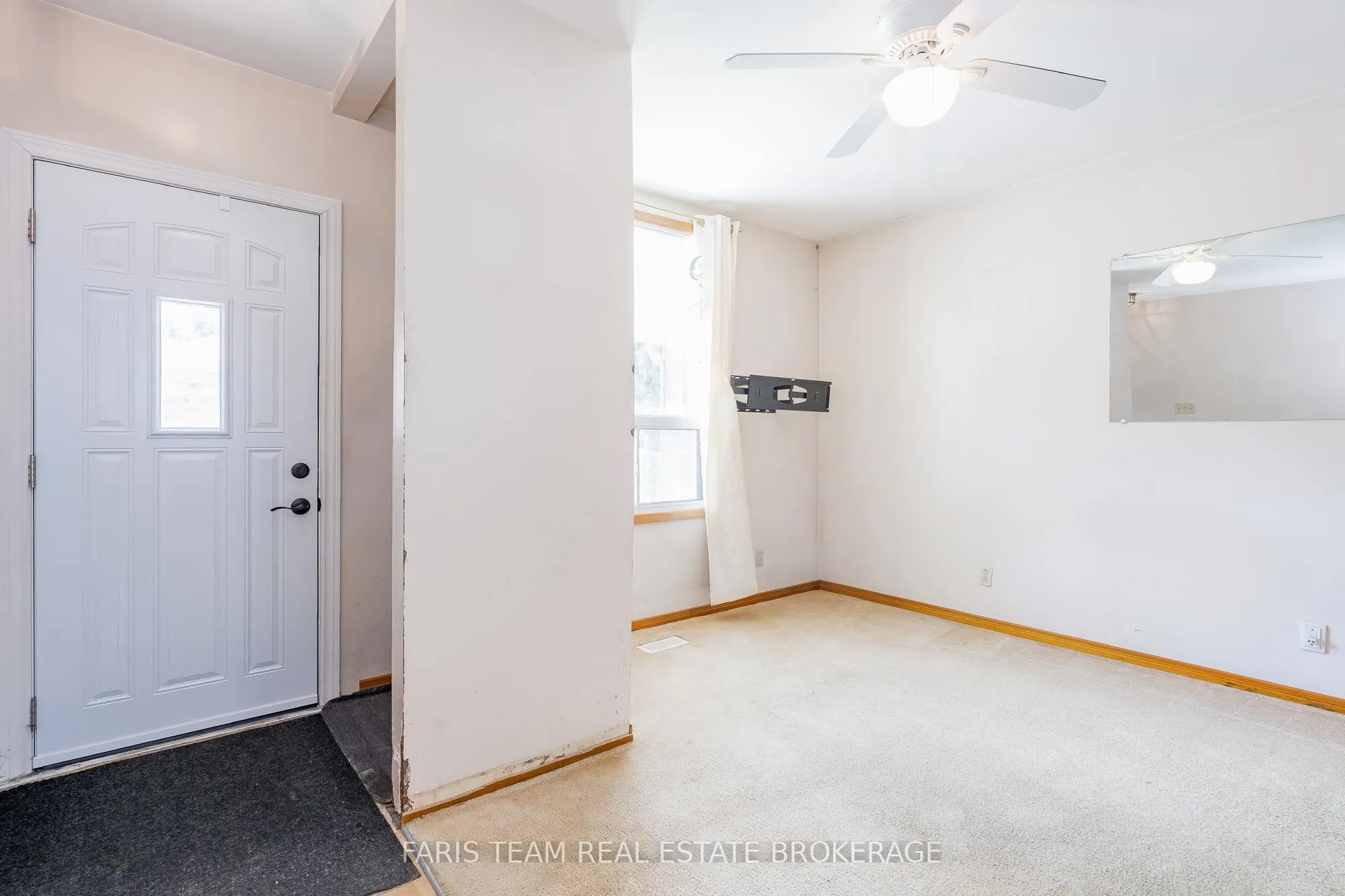 26 Queensdale Avenue
