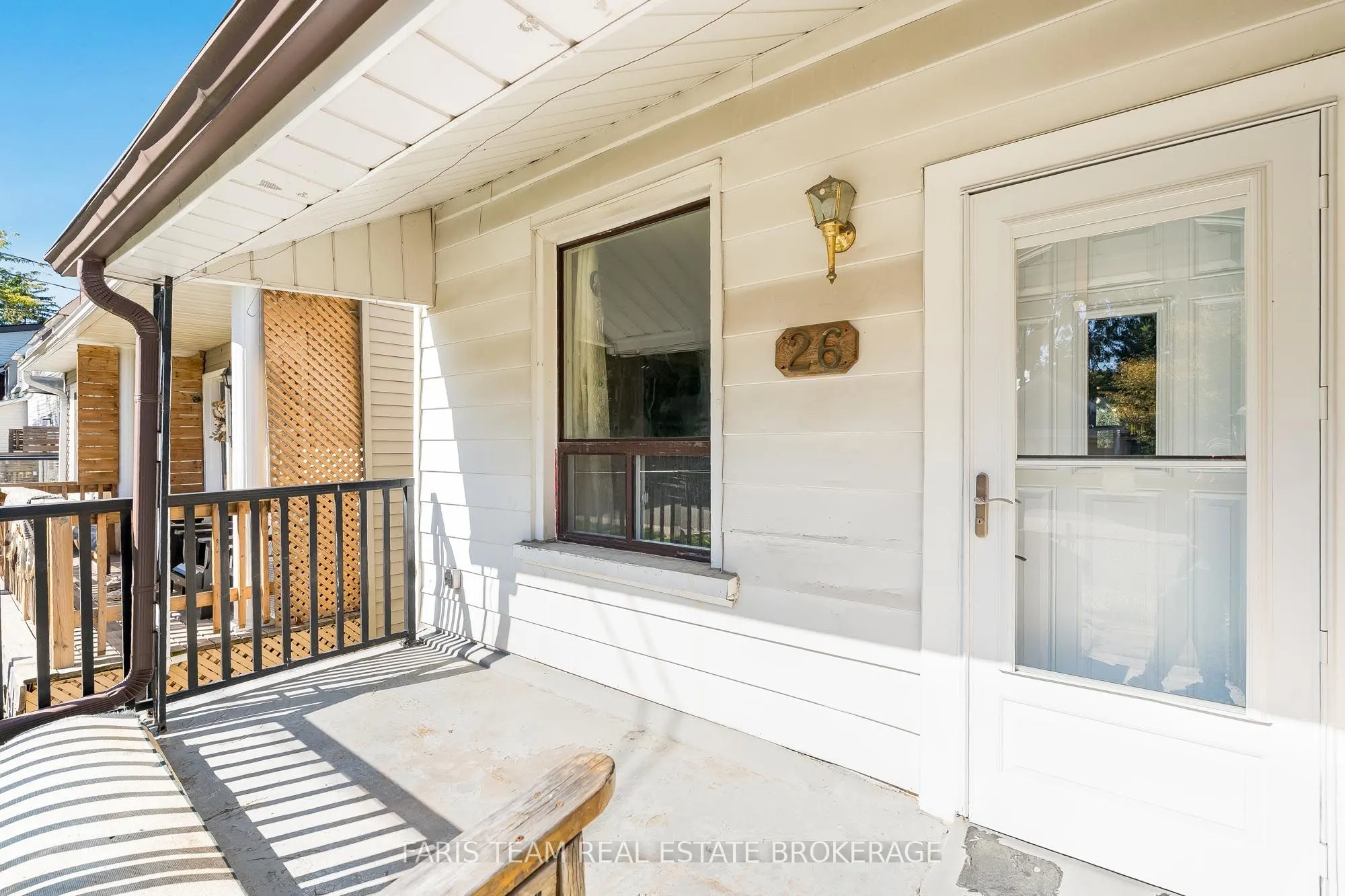 26 Queensdale Avenue