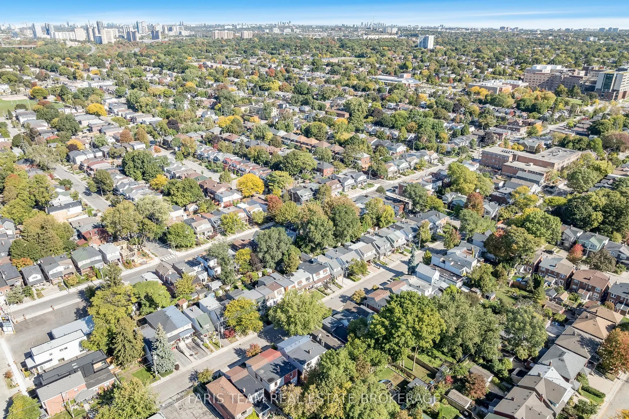 26 Queensdale Avenue