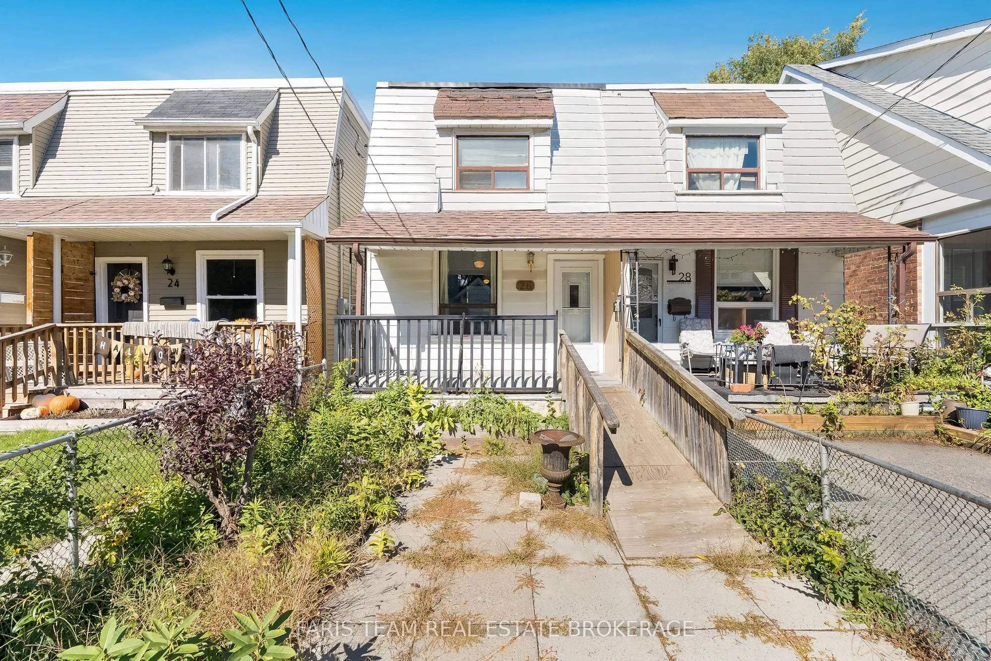 26 Queensdale Avenue