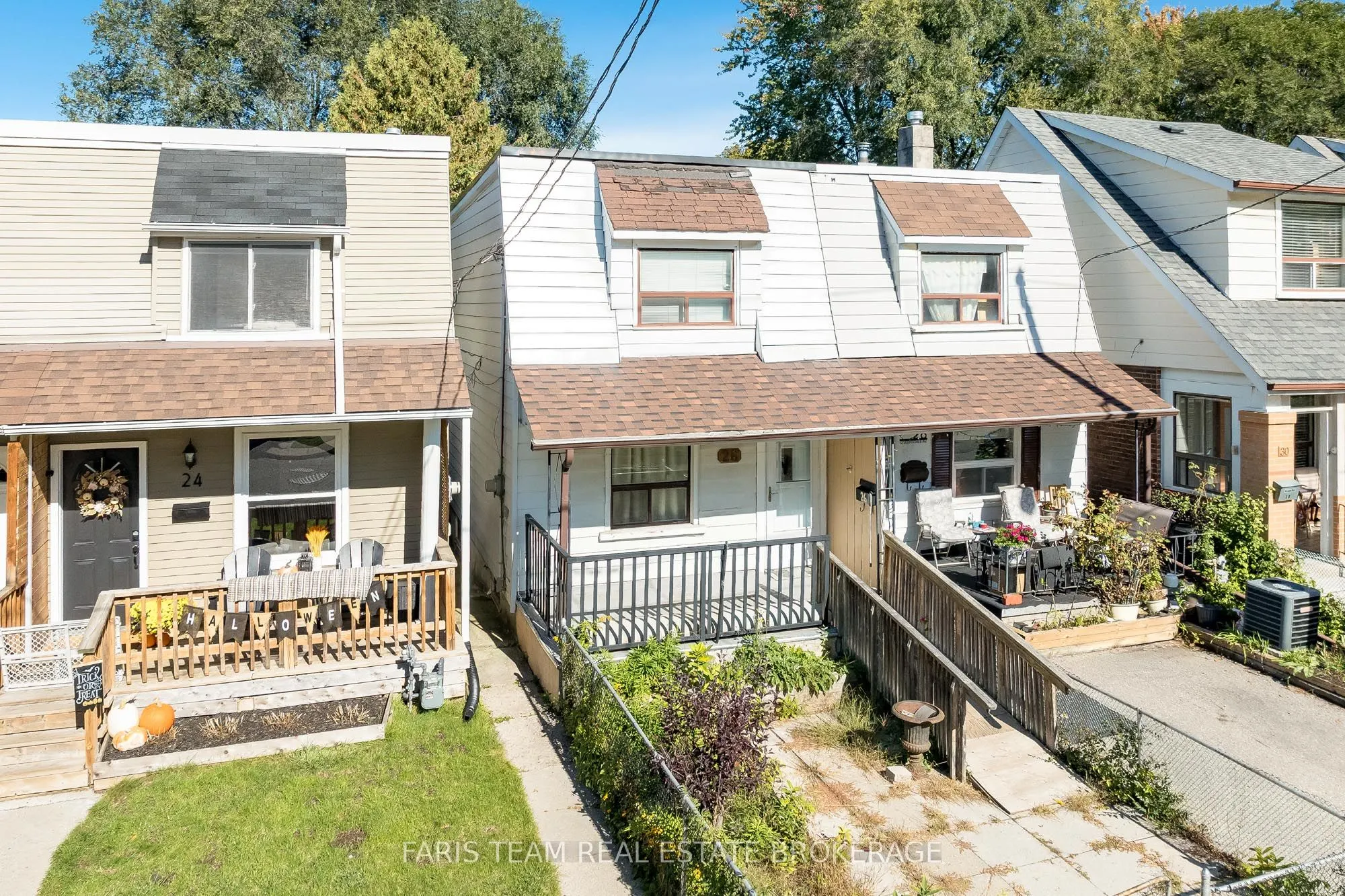 26 Queensdale Avenue