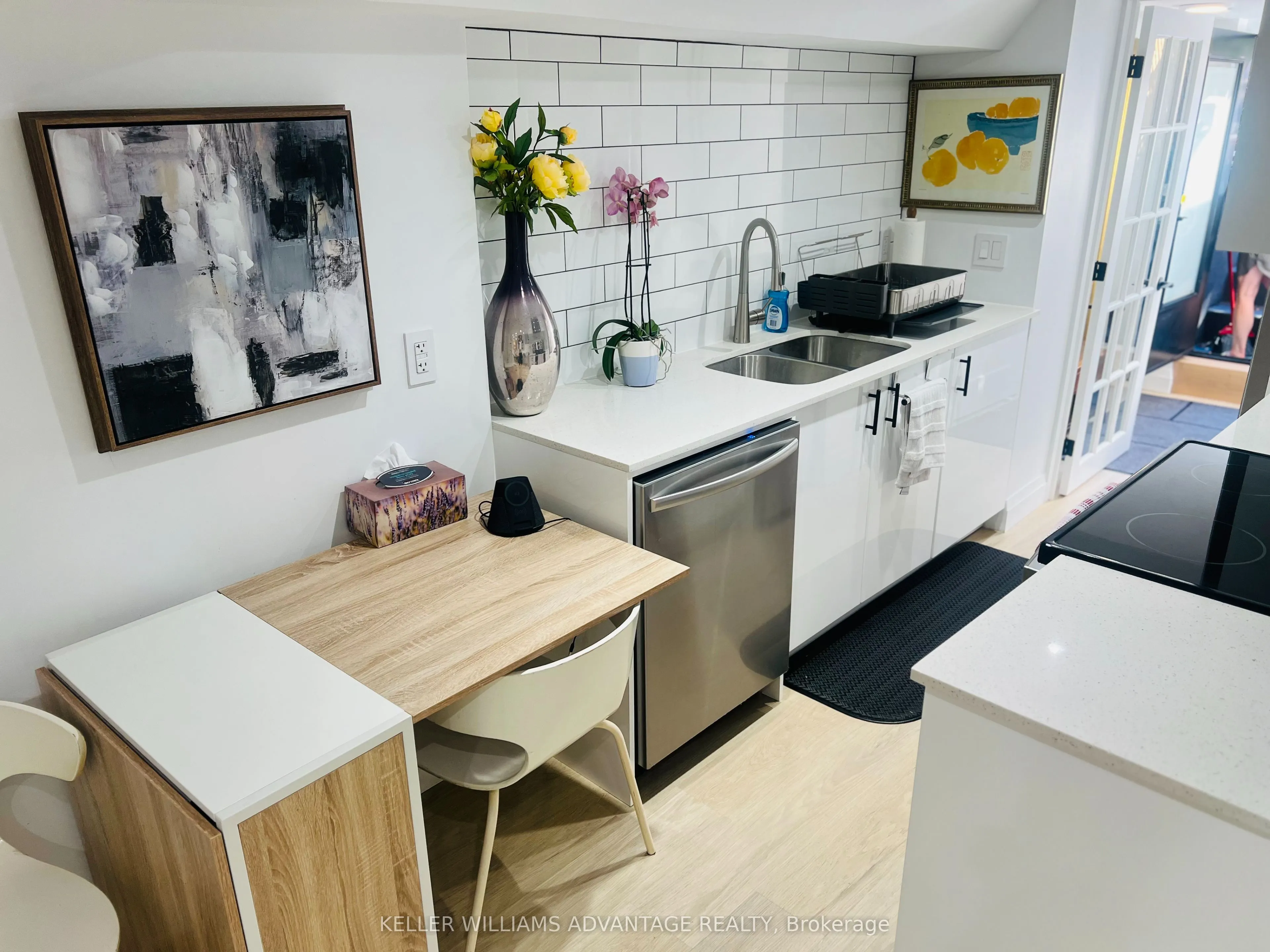12 KIMBERLEY Avenue W, #UNIT B