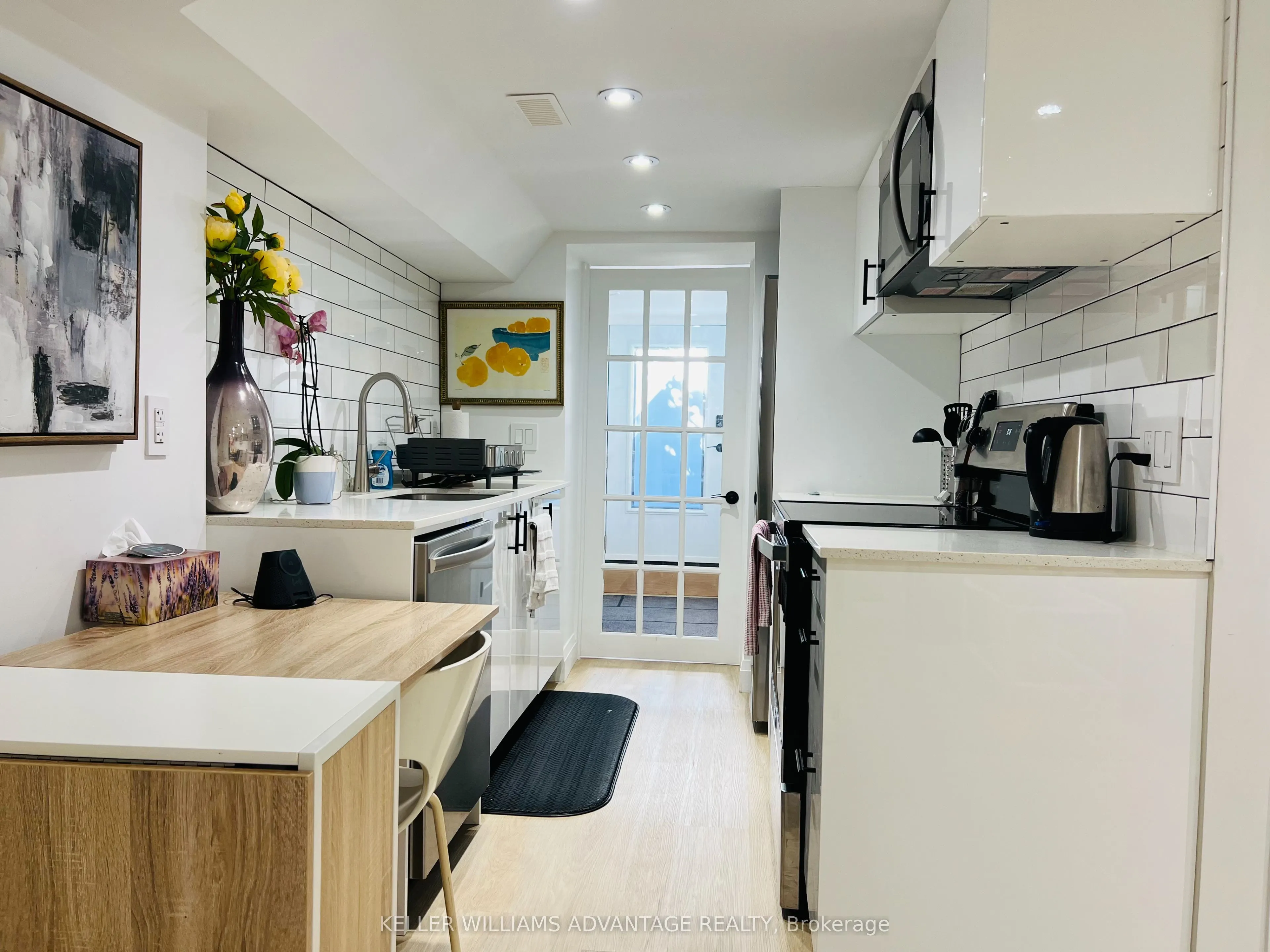 12 KIMBERLEY Avenue W, #UNIT B