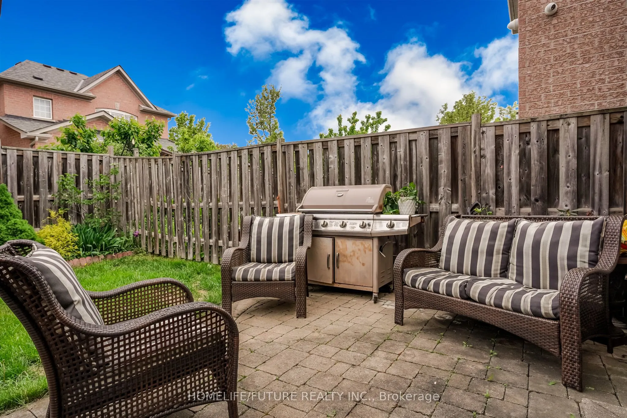 18 Mansbridge Crescent