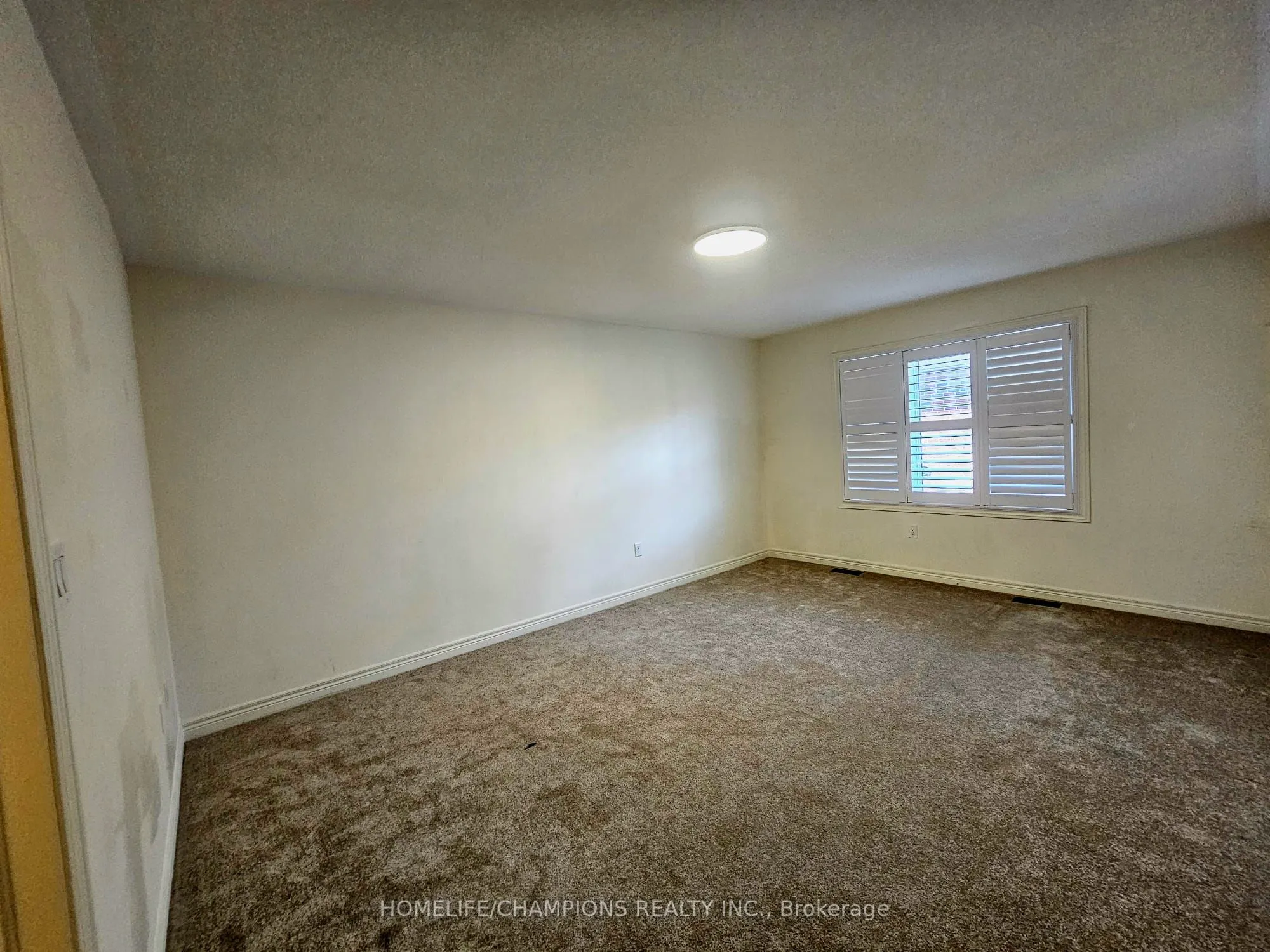 1213 Drinkle Crescent