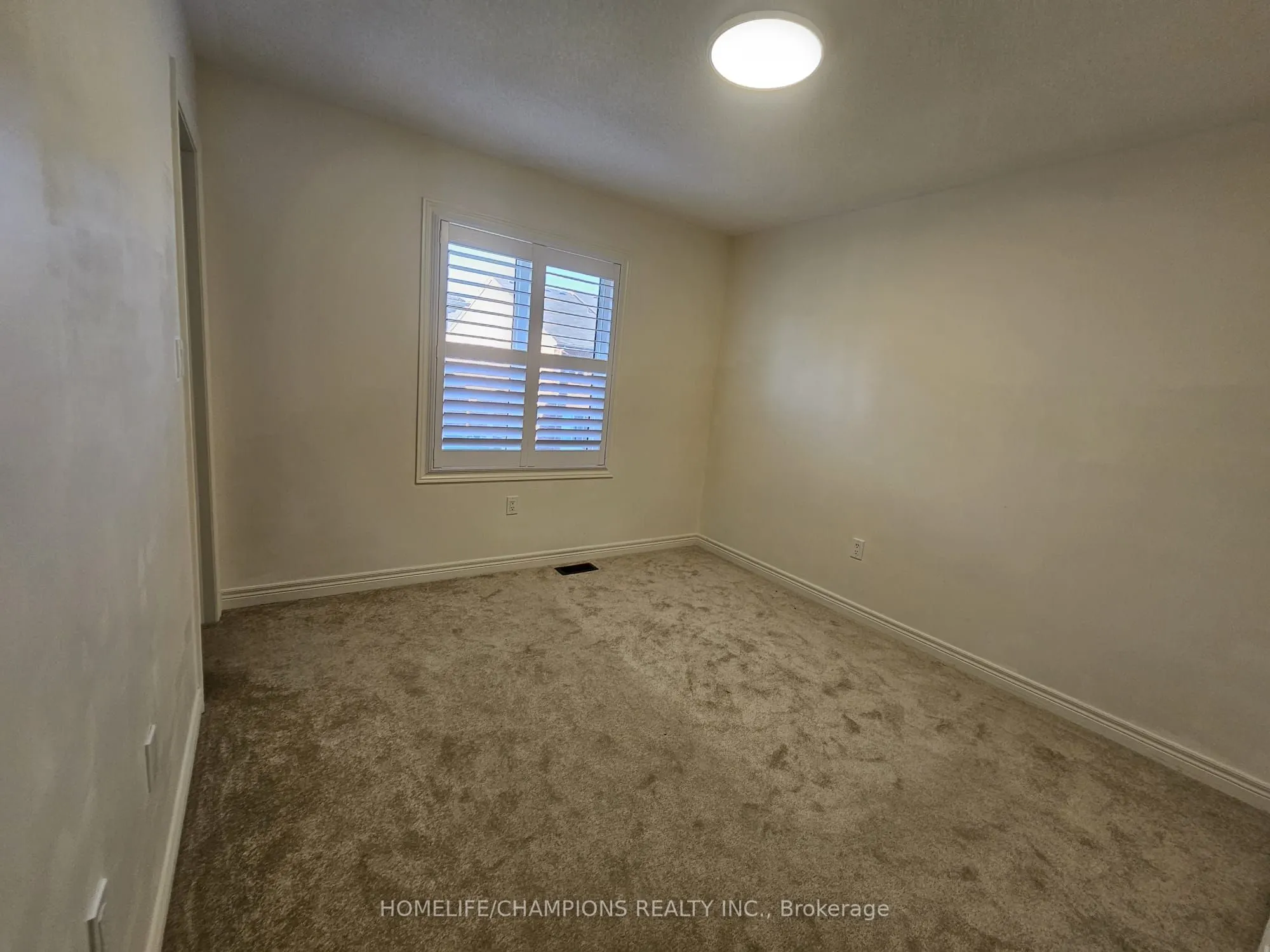 1213 Drinkle Crescent