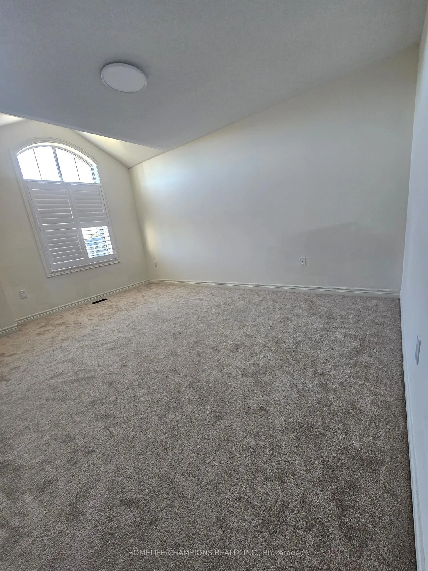 1213 Drinkle Crescent