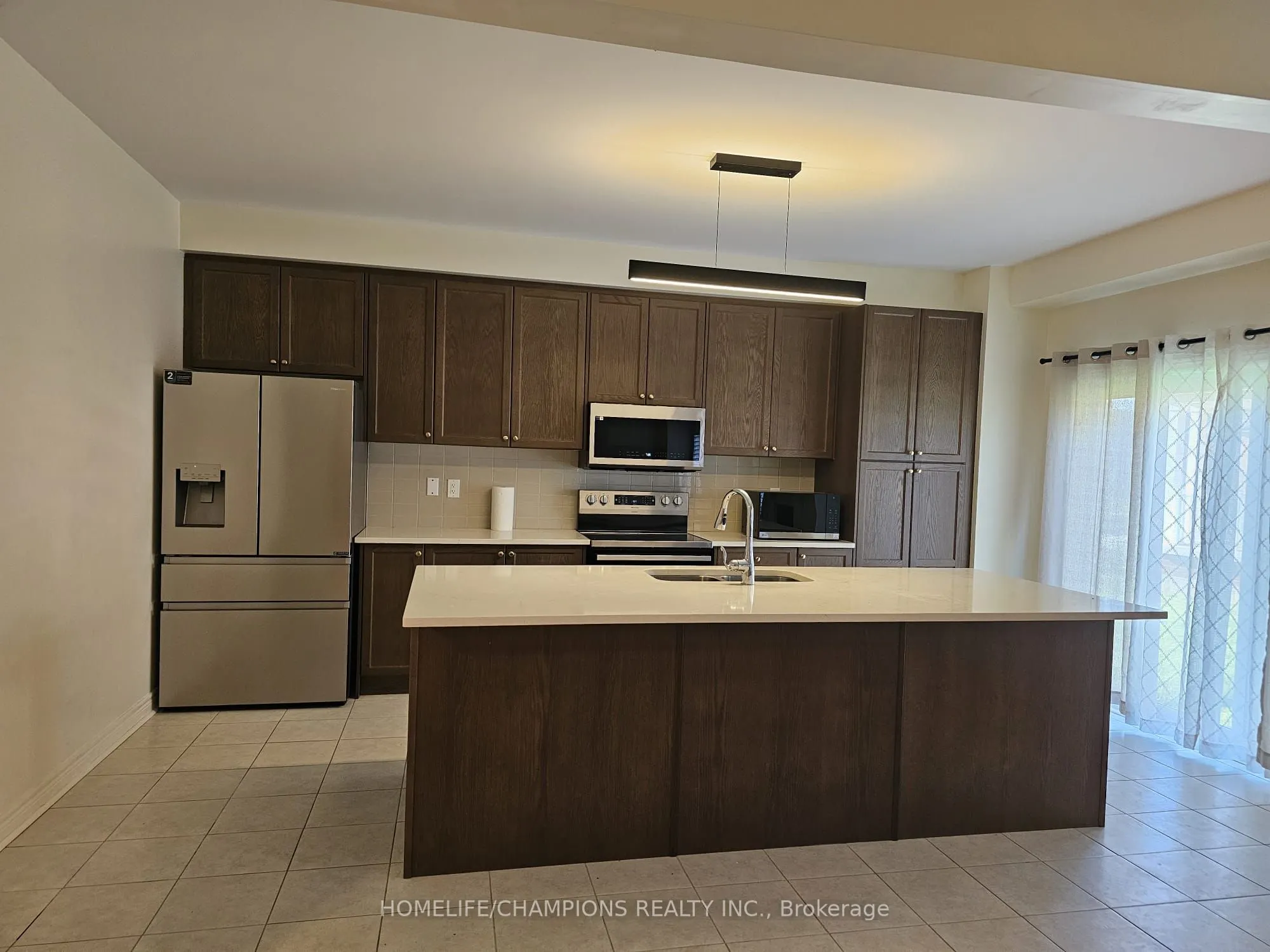 1213 Drinkle Crescent