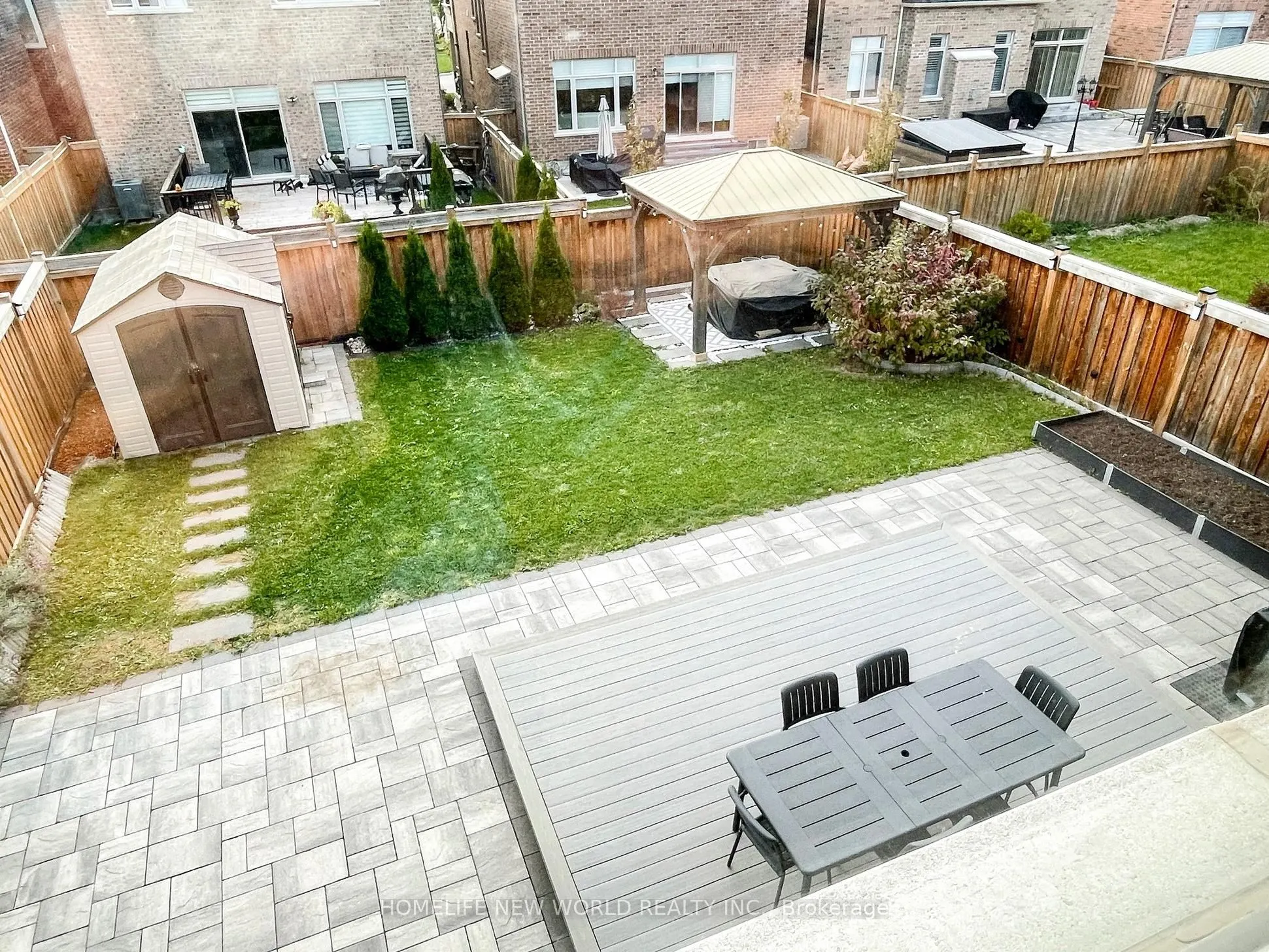 40 St Ives Crescent