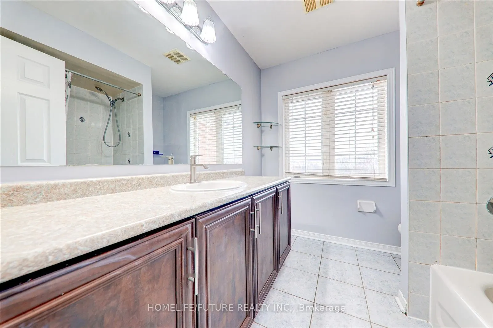 221 Hupfield Trail, #Main & 2nd
