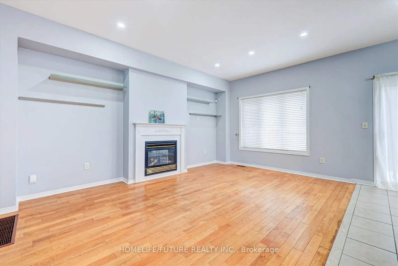 221 Hupfield Trail, #Main & 2nd