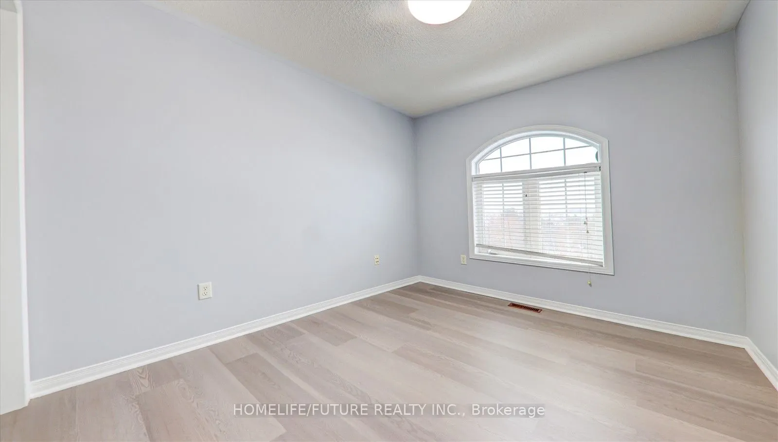 221 Hupfield Trail, #Main & 2nd