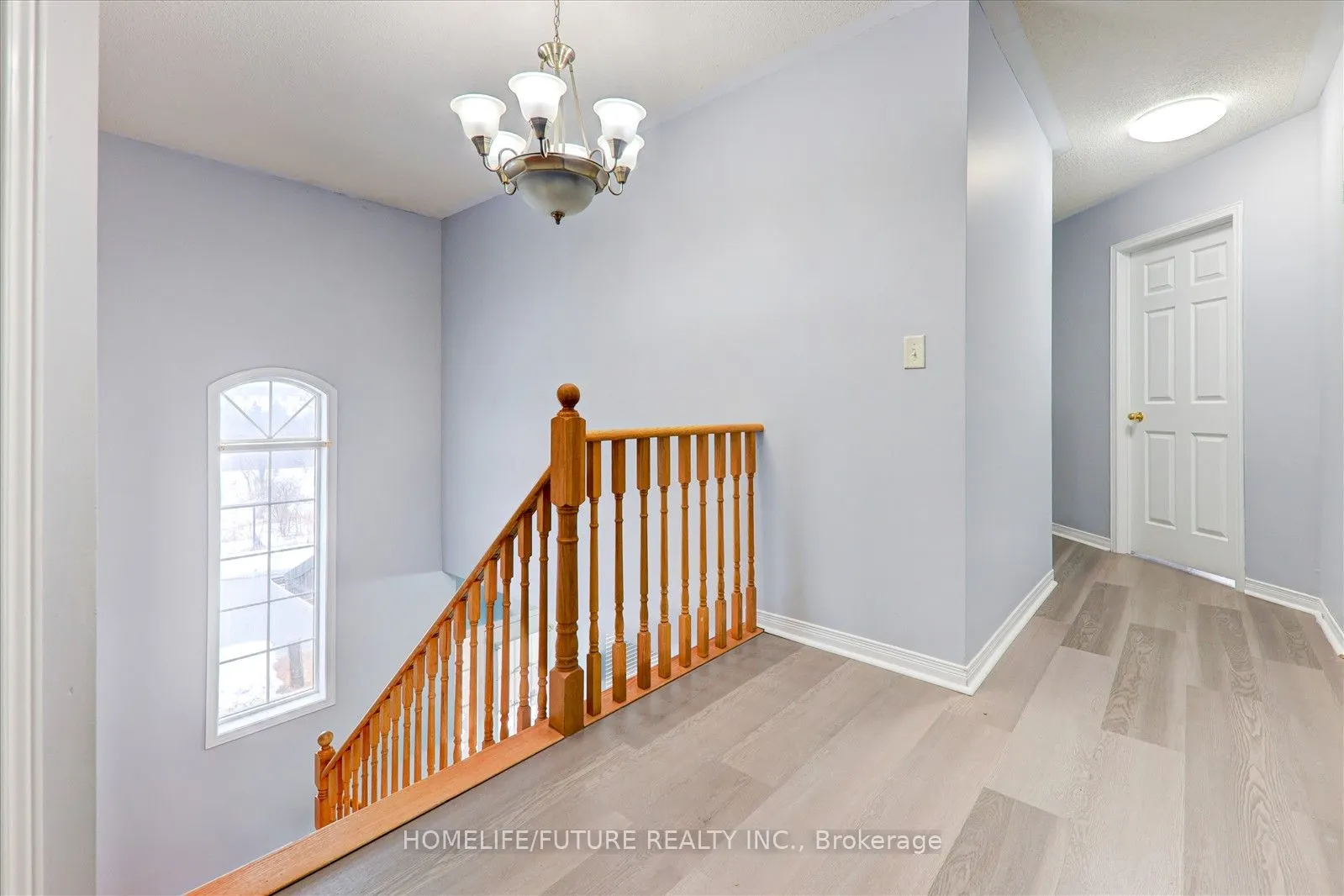 221 Hupfield Trail, #Main & 2nd