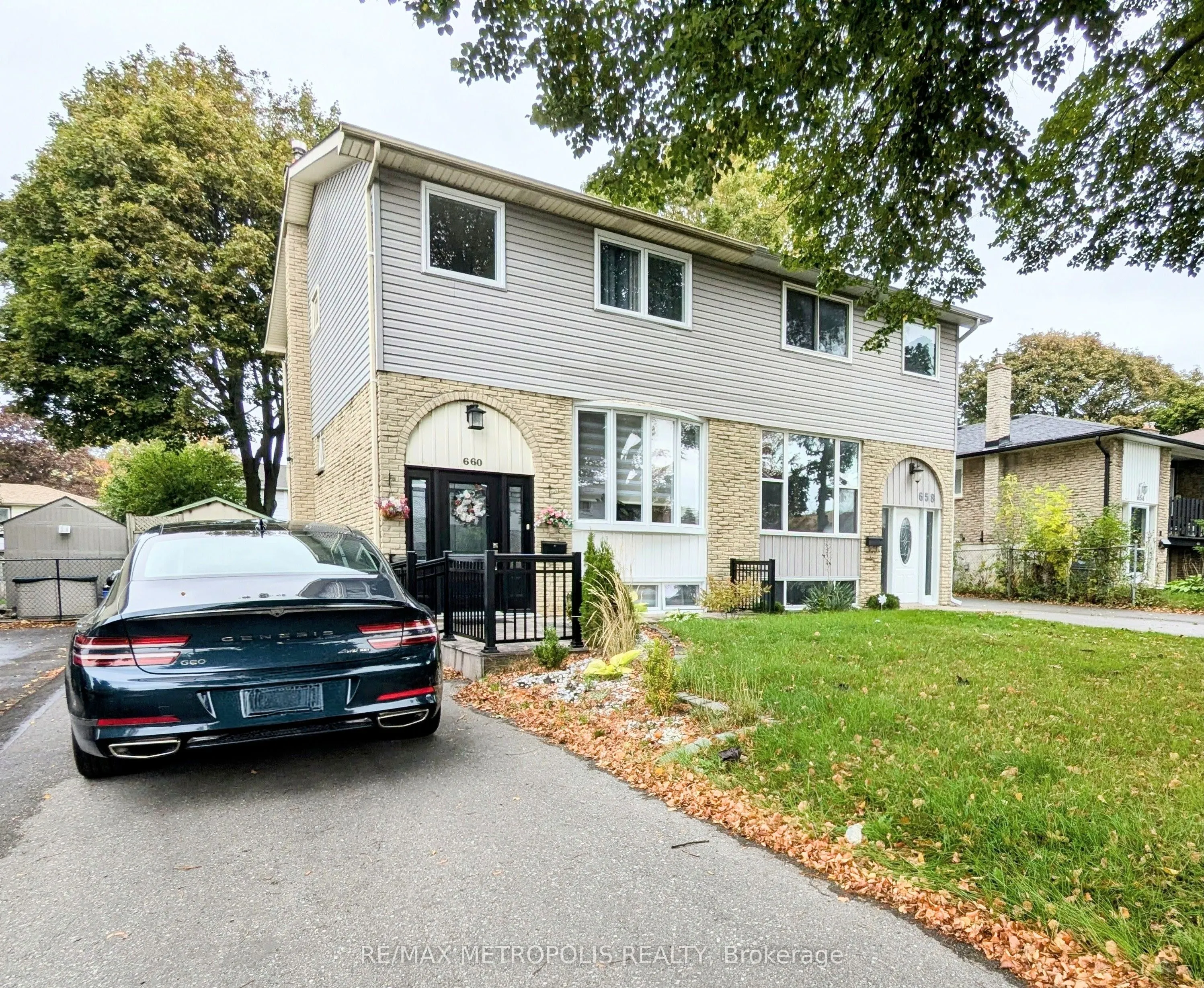 660 Berwick Crescent