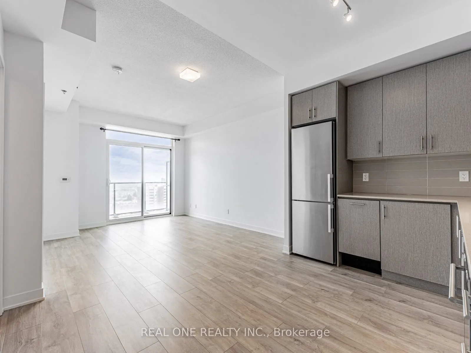 195 Bonis Avenue, #2206