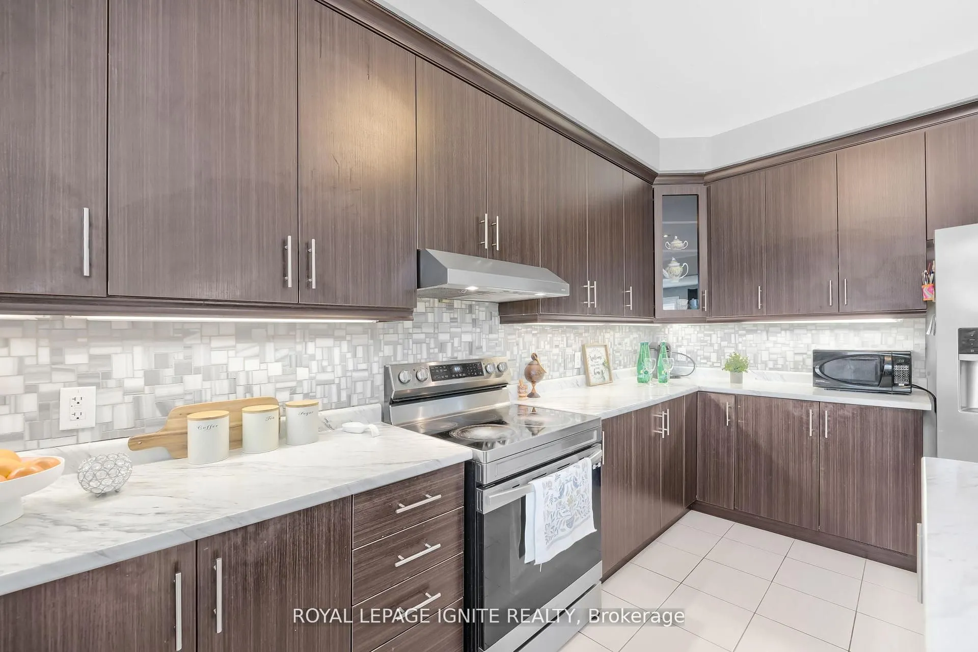 210 Blackwell Crescent
