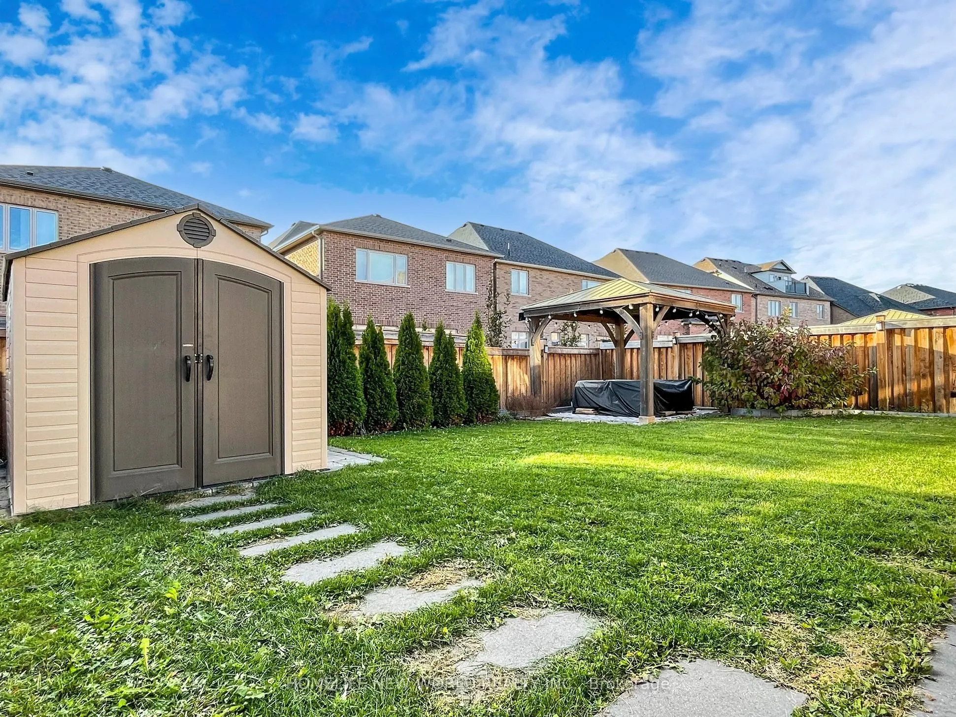 40 St Ives Crescent