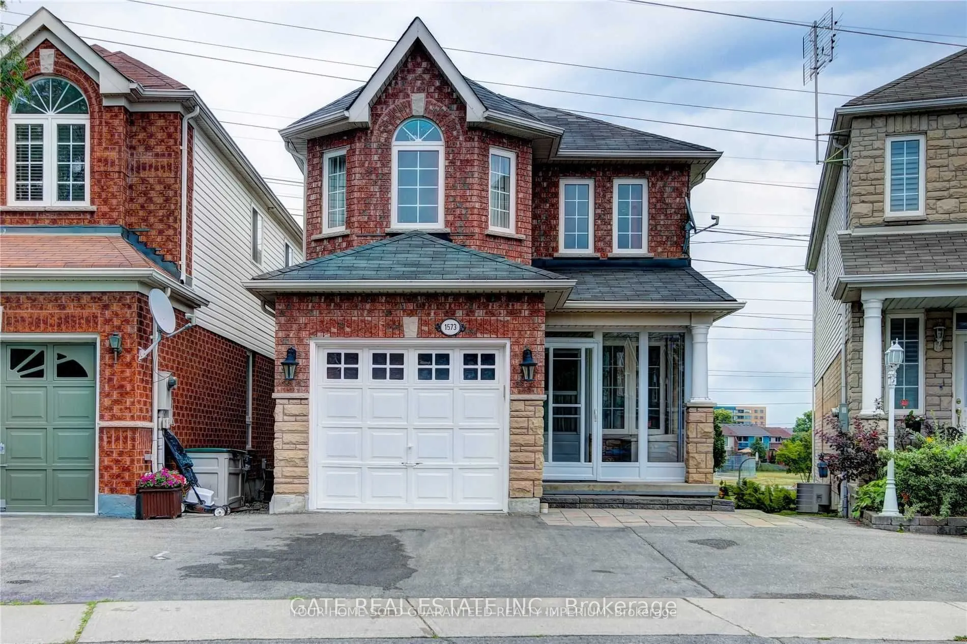 1573 Avonmore Square